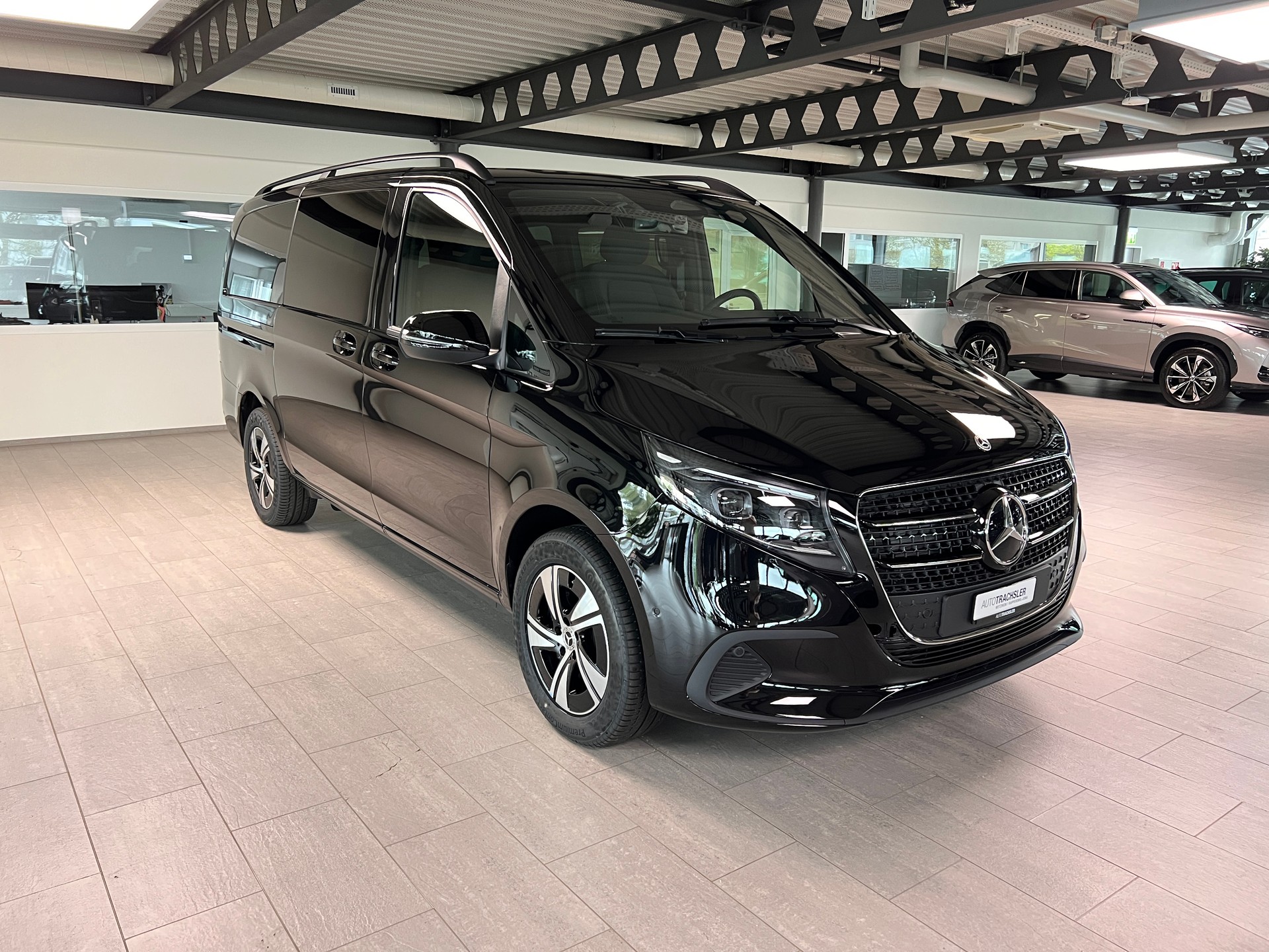 MERCEDES-BENZ V 250 d lang 4Matic Trend 9G-Tronic-image-2