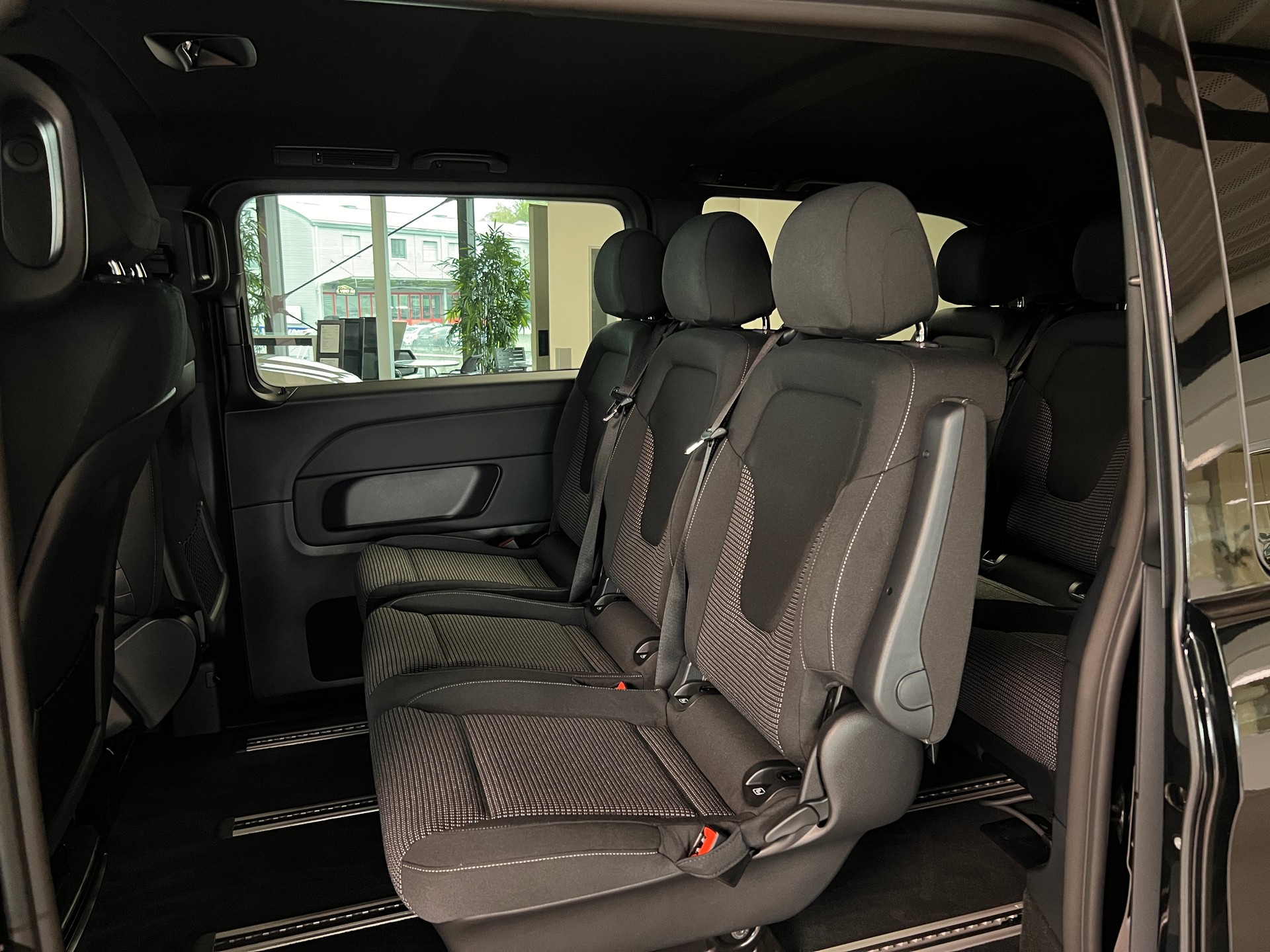 MERCEDES-BENZ V 250 d lang 4Matic Trend 9G-Tronic-image-7