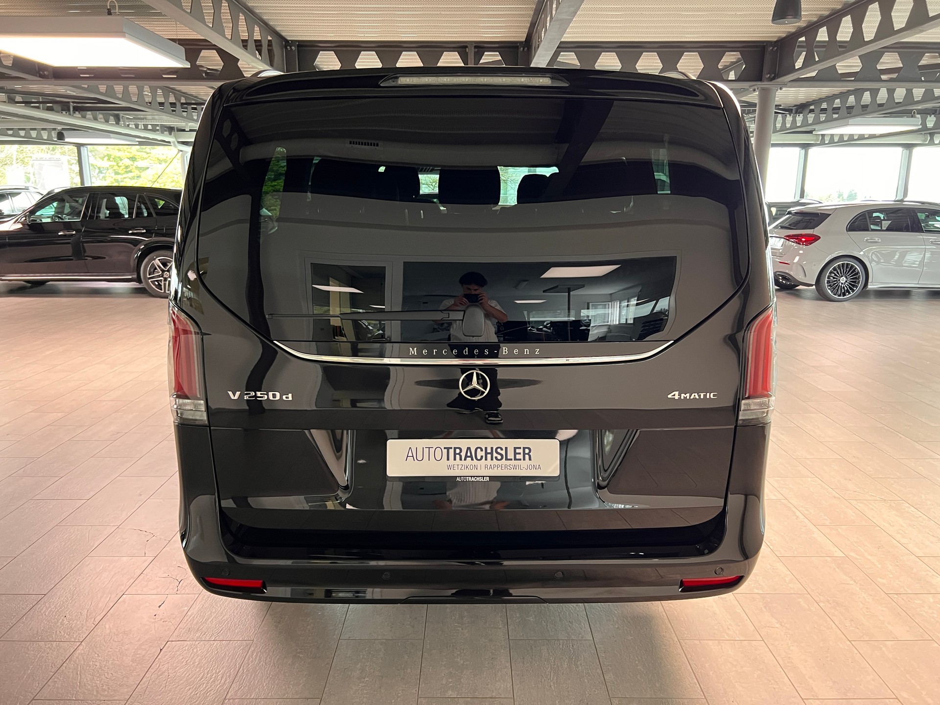 MERCEDES-BENZ V 250 d lang 4Matic Trend 9G-Tronic-image-4