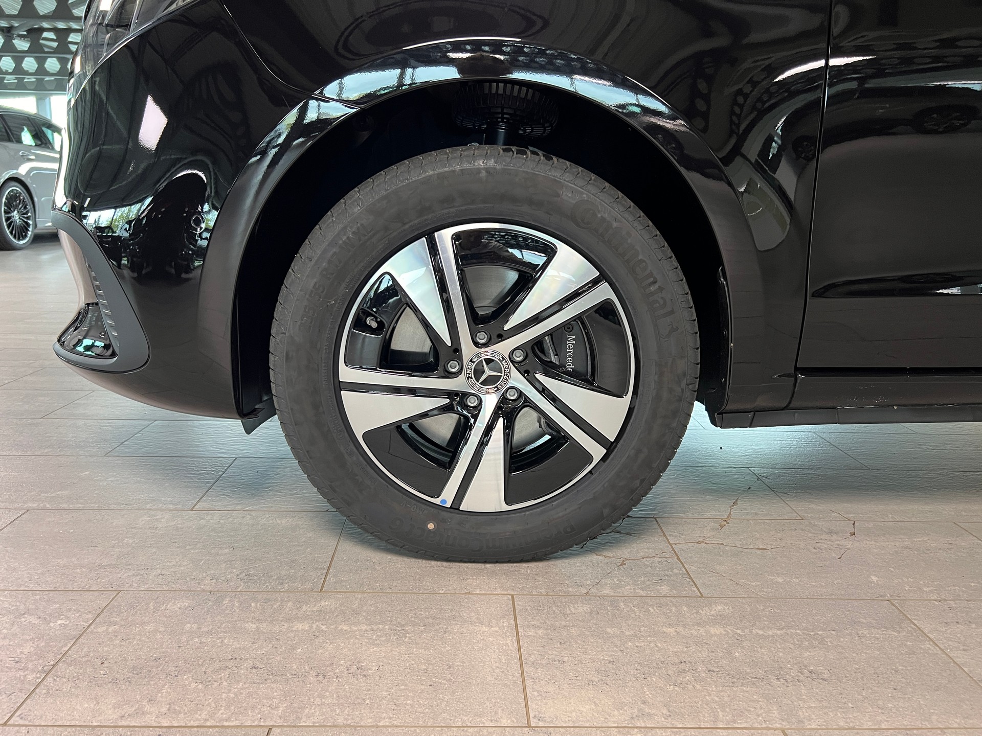 MERCEDES-BENZ V 250 d lang 4Matic Trend 9G-Tronic-image-5