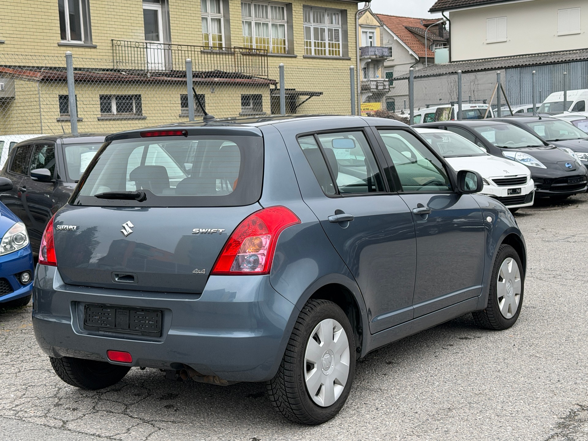 SUZUKI Swift 1.3i 16V GL 4x4-image-13