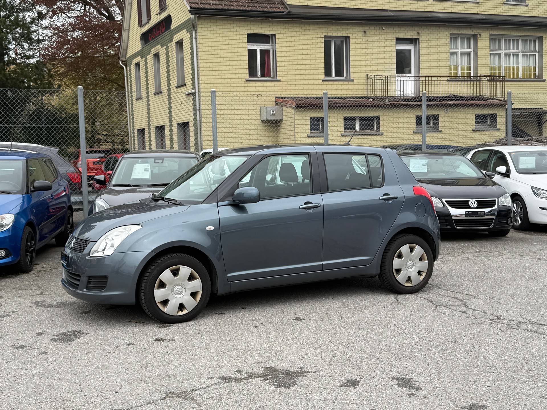 SUZUKI Swift 1.3i 16V GL 4x4-image-1