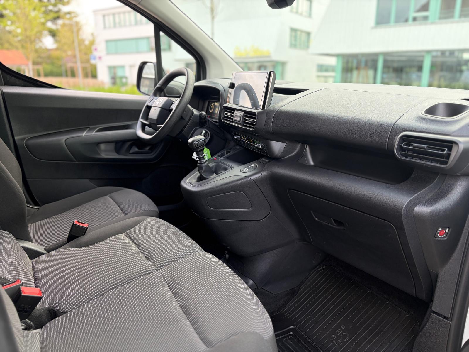 TOYOTA Proace City Van 1.2 Active Long-image-7