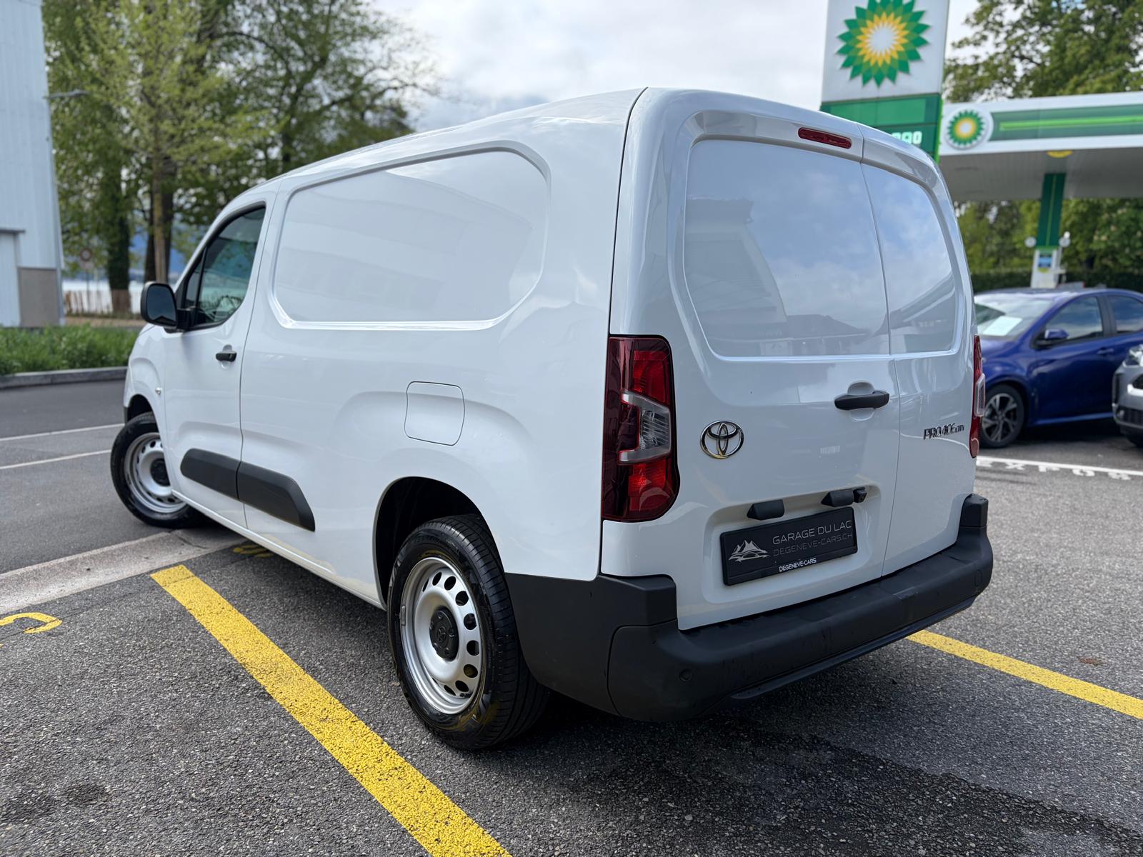 TOYOTA Proace City Van 1.2 Active Long-image-2