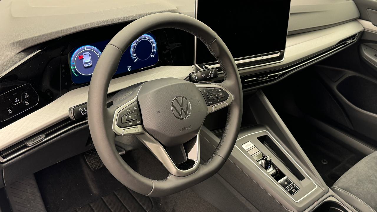 VW Golf VIII 1.5 TSI PHEV Limited-image-6