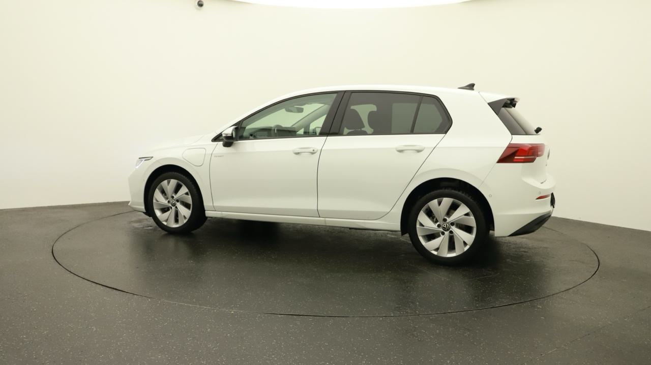VW Golf VIII 1.5 TSI PHEV Limited-image-2