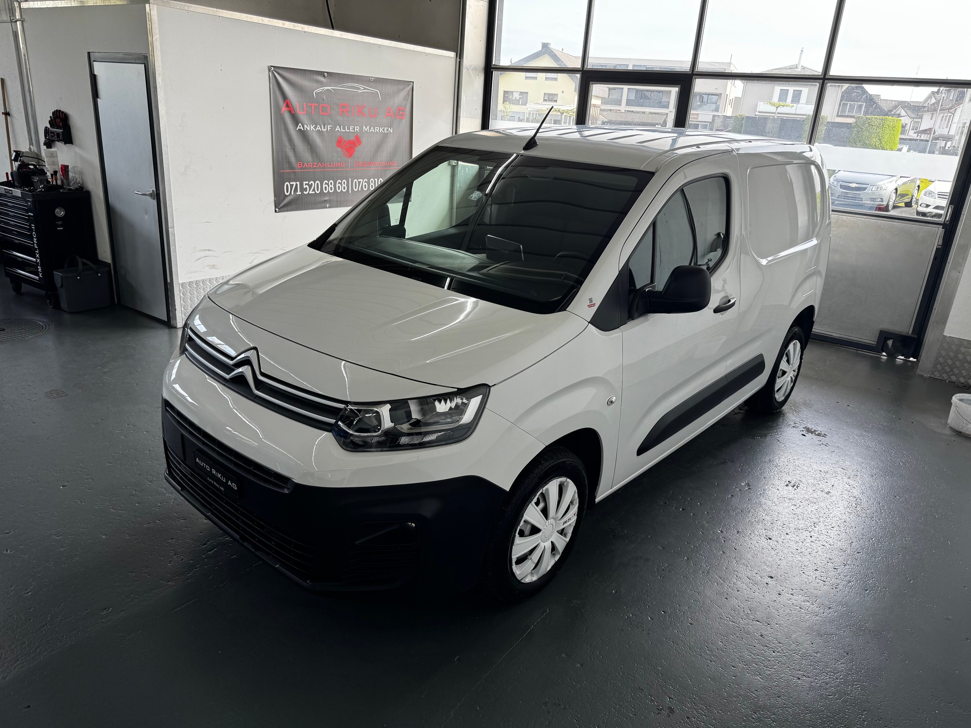 CITROEN Berlingo Van 1.2 Pure Tech 130 s/s Driver EAT8-image-6