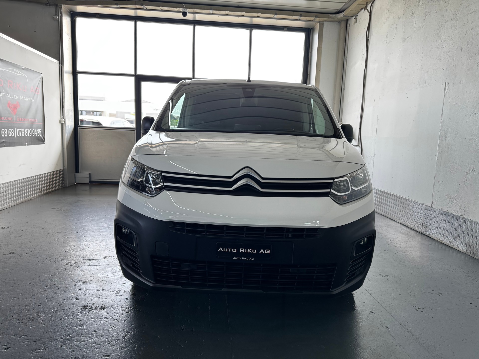 CITROEN Berlingo Van 1.2 Pure Tech 130 s/s Driver EAT8-image-2