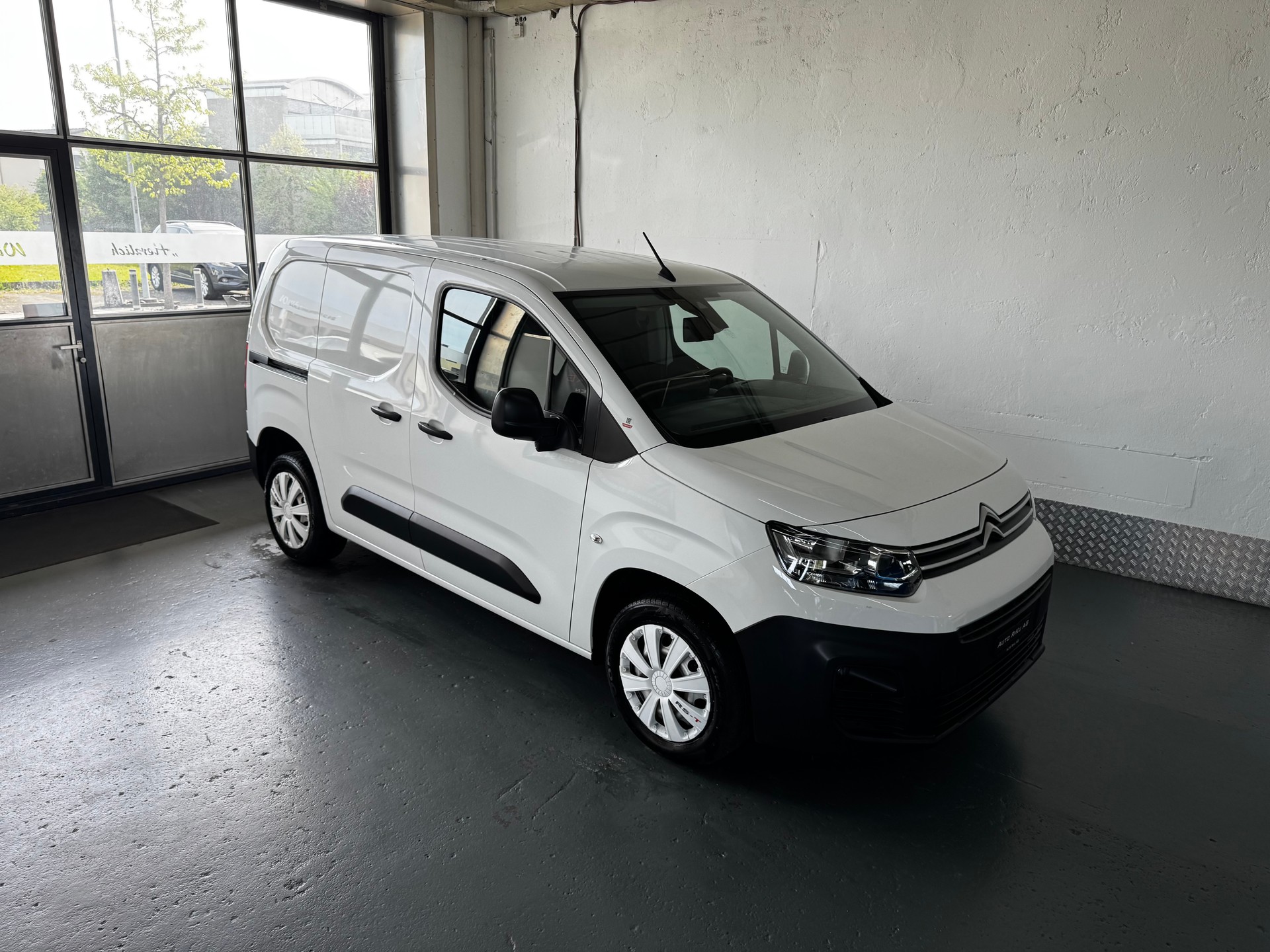 CITROEN Berlingo Van 1.2 Pure Tech 130 s/s Driver EAT8-image-0