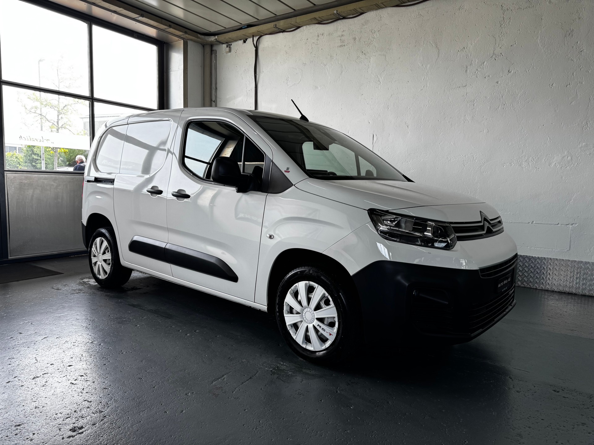 CITROEN Berlingo Van 1.2 Pure Tech 130 s/s Driver EAT8-image-1
