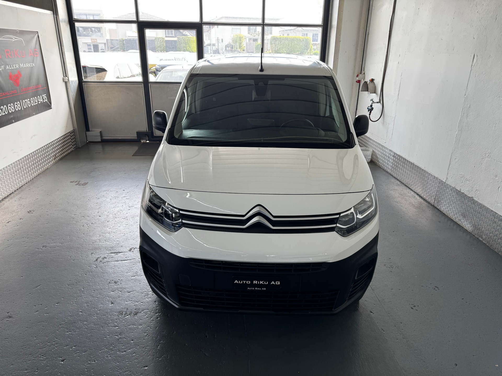 CITROEN Berlingo Van 1.2 Pure Tech 130 s/s Driver EAT8-image-3
