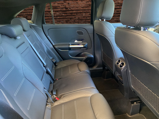 MERCEDES-BENZ GLA 45 S AMG 4Matic+-image-12