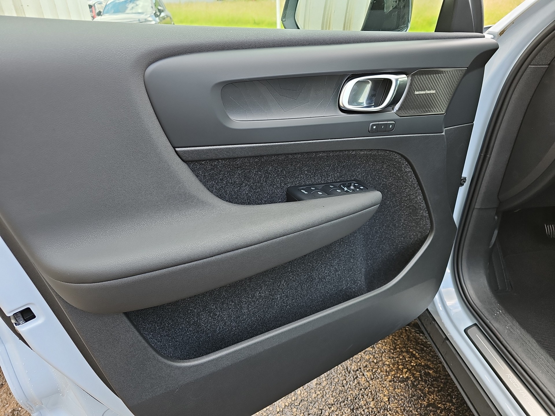 VOLVO XC40 1.5 T4 PiH Plus Dark MY24-image-14