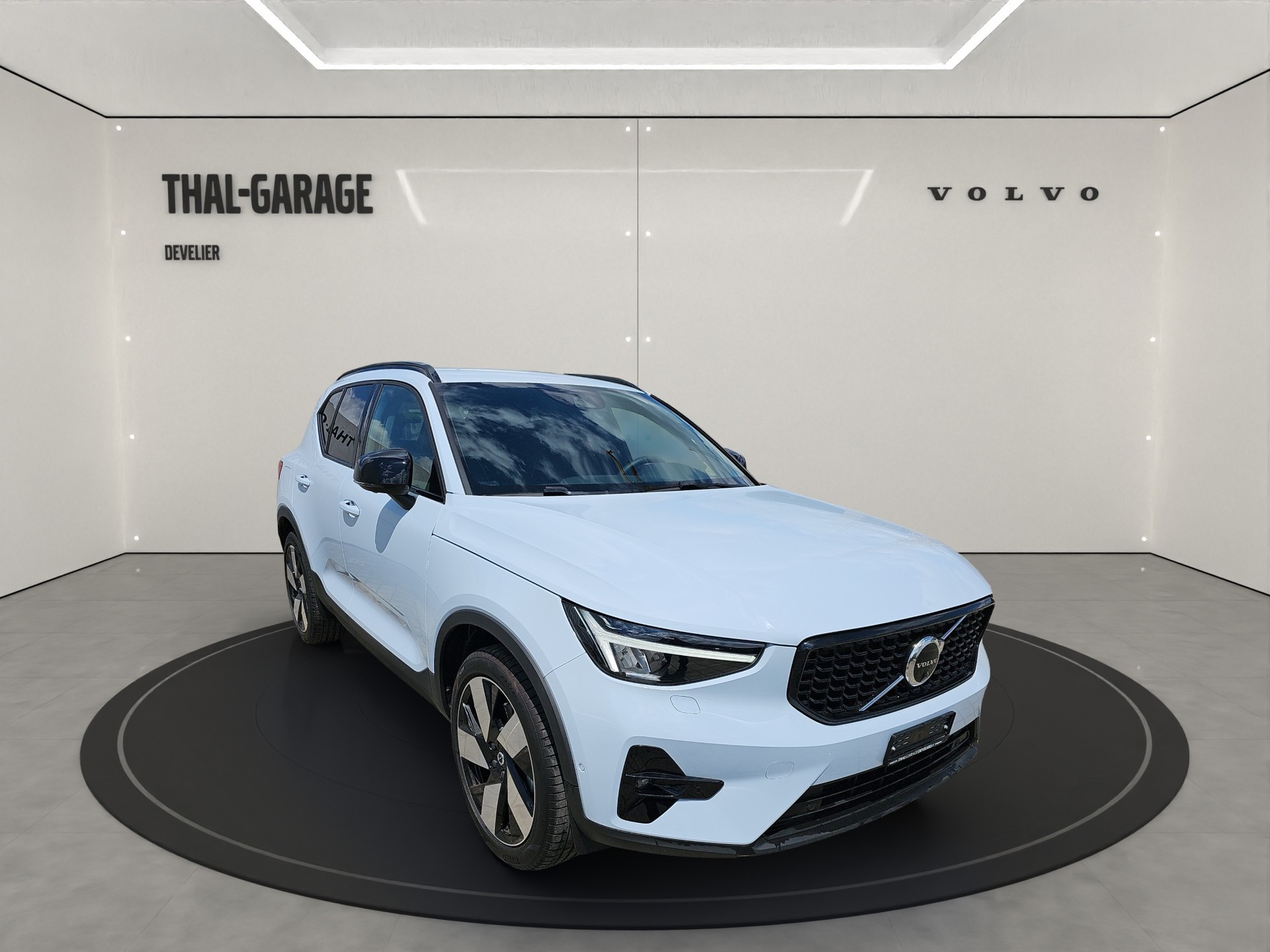 VOLVO XC40 1.5 T4 PiH Plus Dark MY24-showroom-element-2