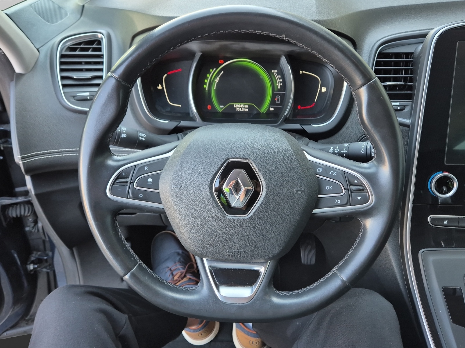 RENAULT Scénic 1.5 dCi Bose EDC-image-5