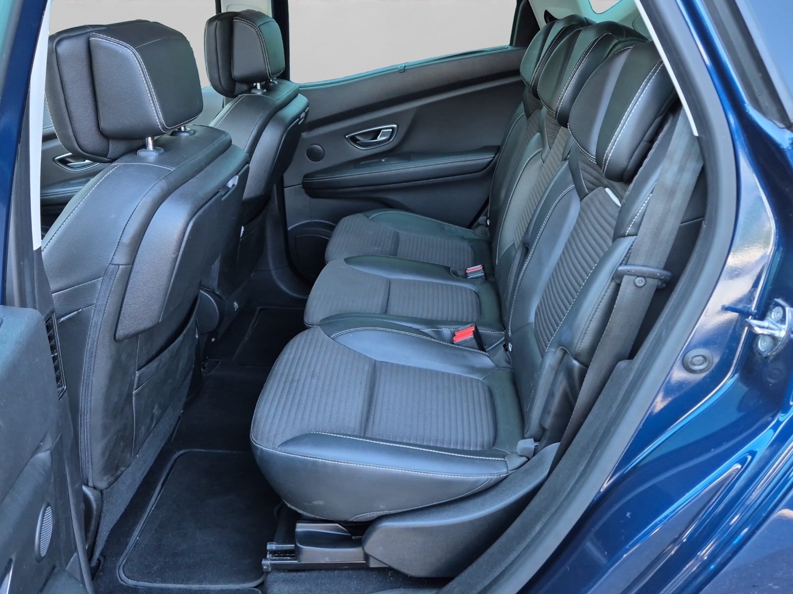 RENAULT Scénic 1.5 dCi Bose EDC-image-6