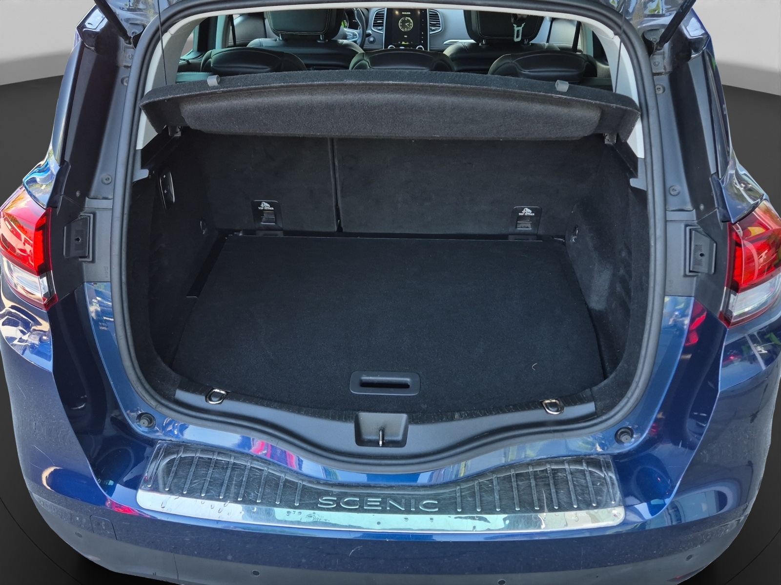 RENAULT Scénic 1.5 dCi Bose EDC-image-8
