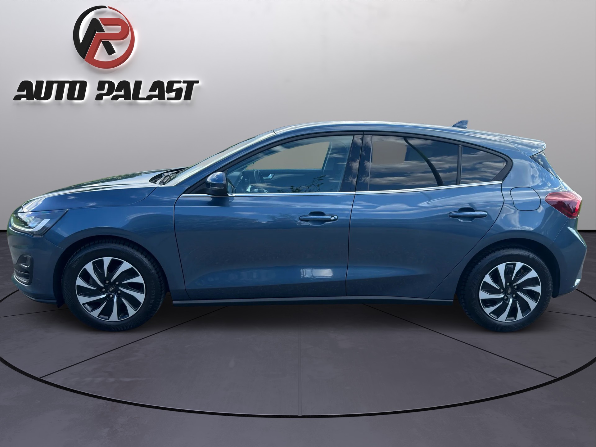 FORD Focus 1.0 MHEV Titanium X Automatic-image-1
