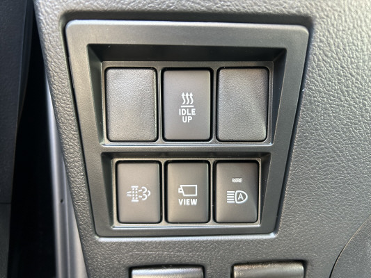 TOYOTA Hilux 2.8d MH Invi. DC4x4-image-10