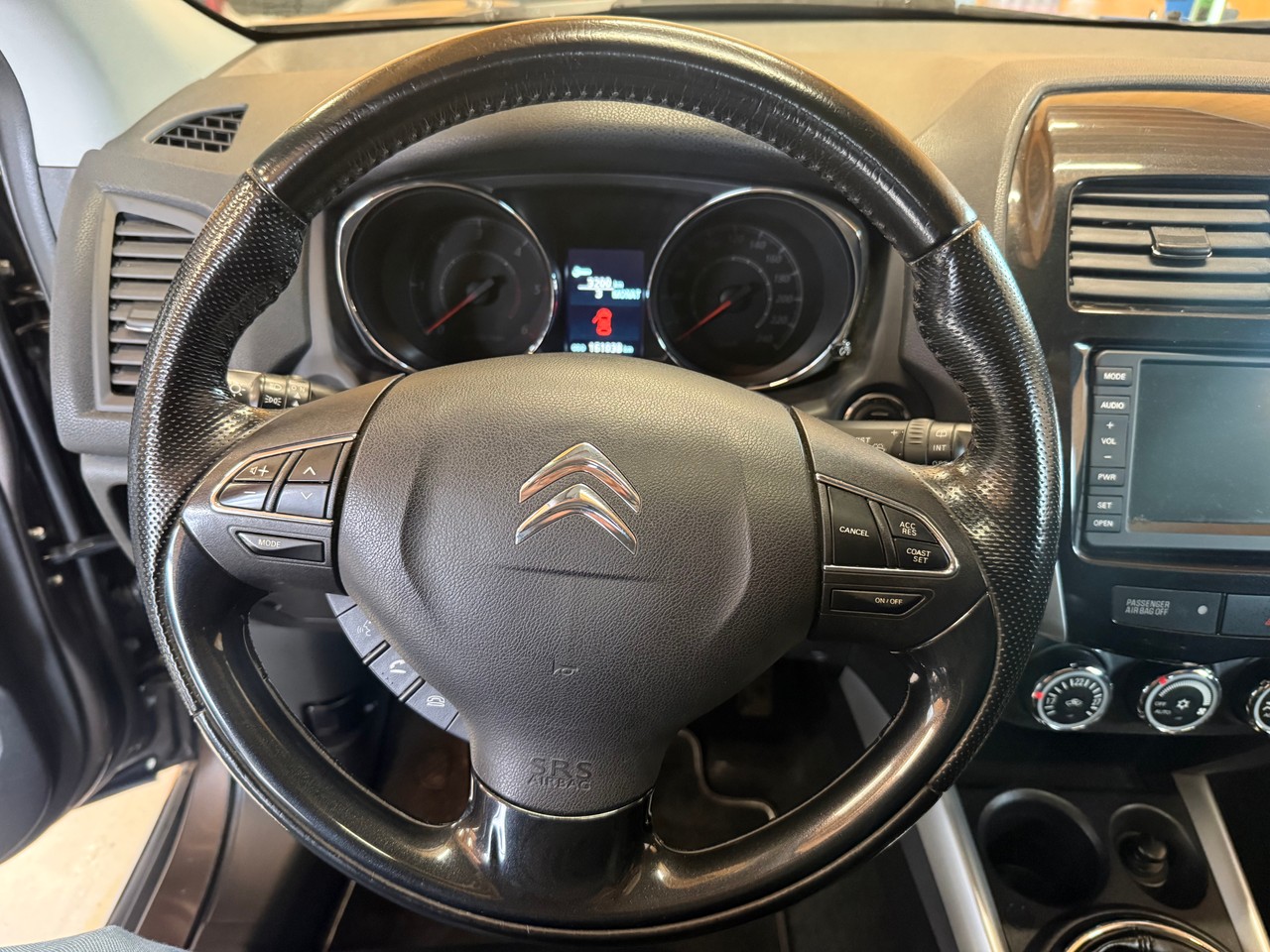 CITROEN C4 Aircross 1.8 HDi Exclusive 4WD-image-9