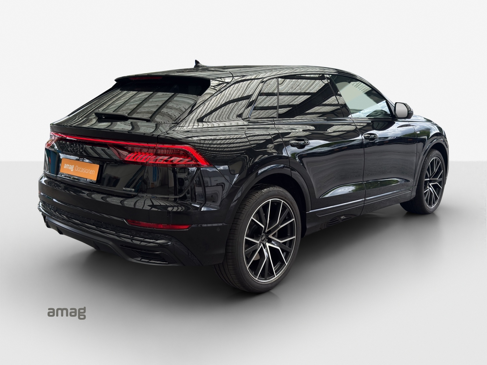 AUDI Q8 55 TFSI quattro tiptronic-image-4