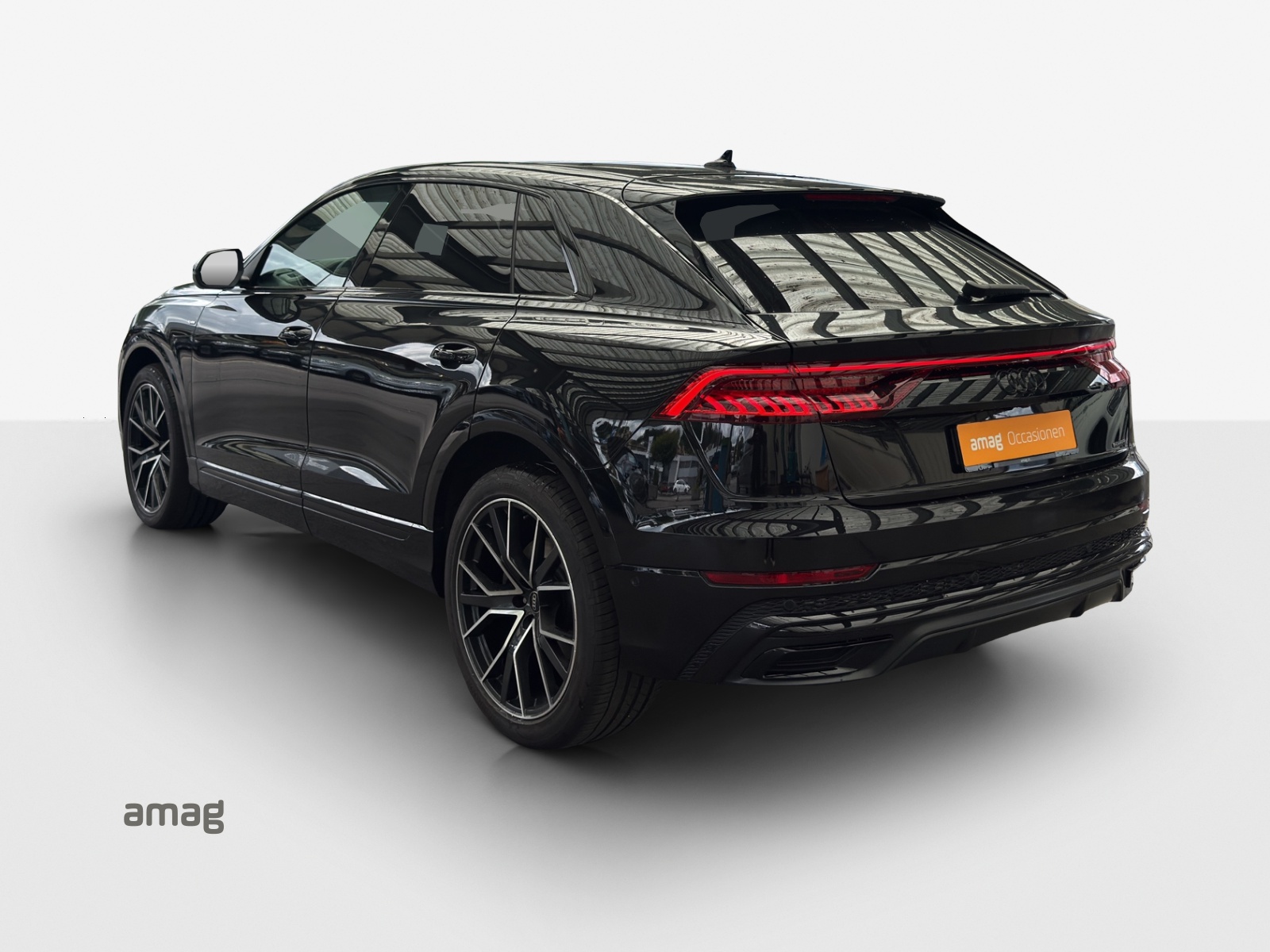AUDI Q8 55 TFSI quattro tiptronic-image-2