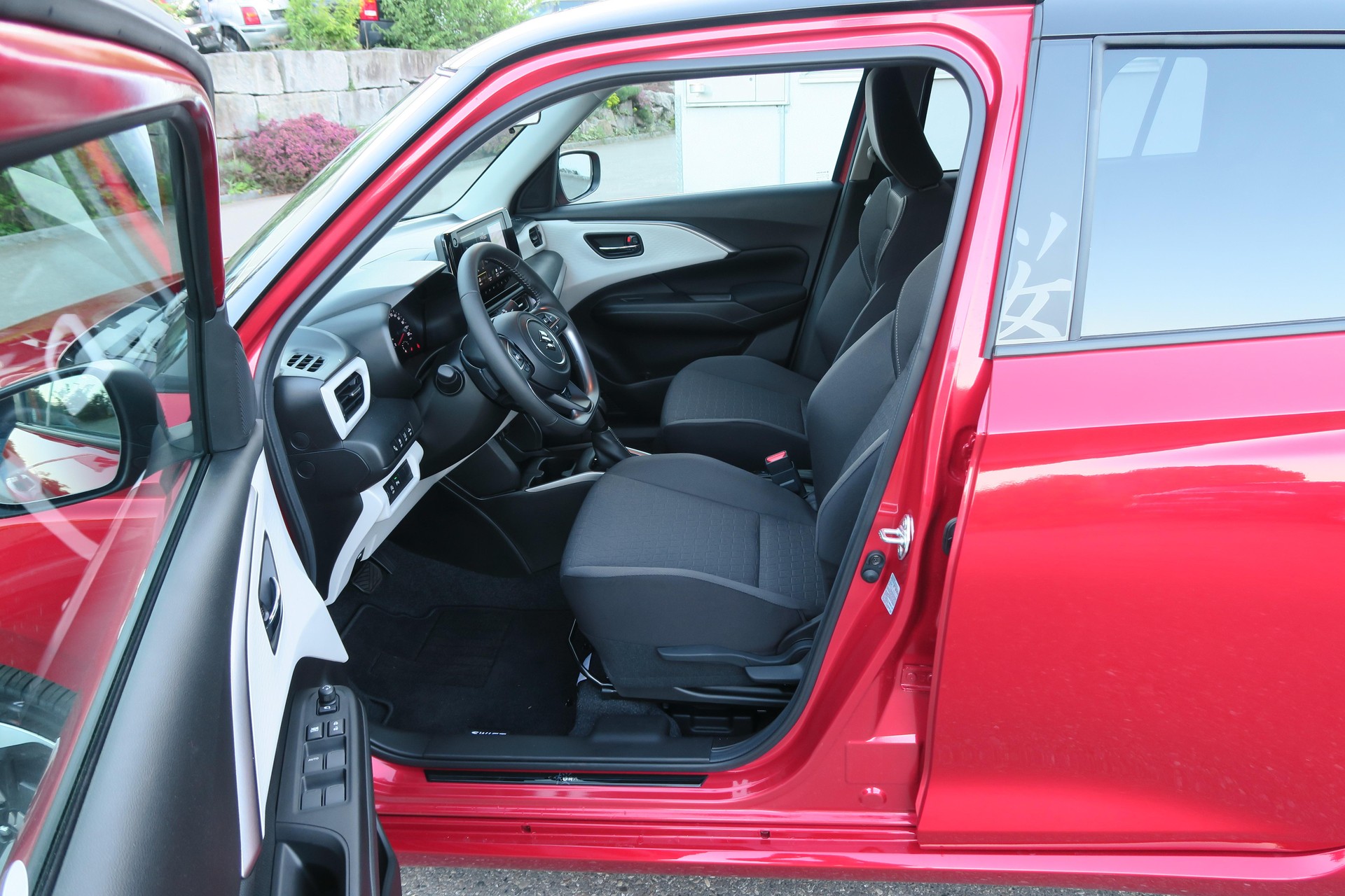 SUZUKI Swift 1.2 Sakura Top Hybrid-image-3