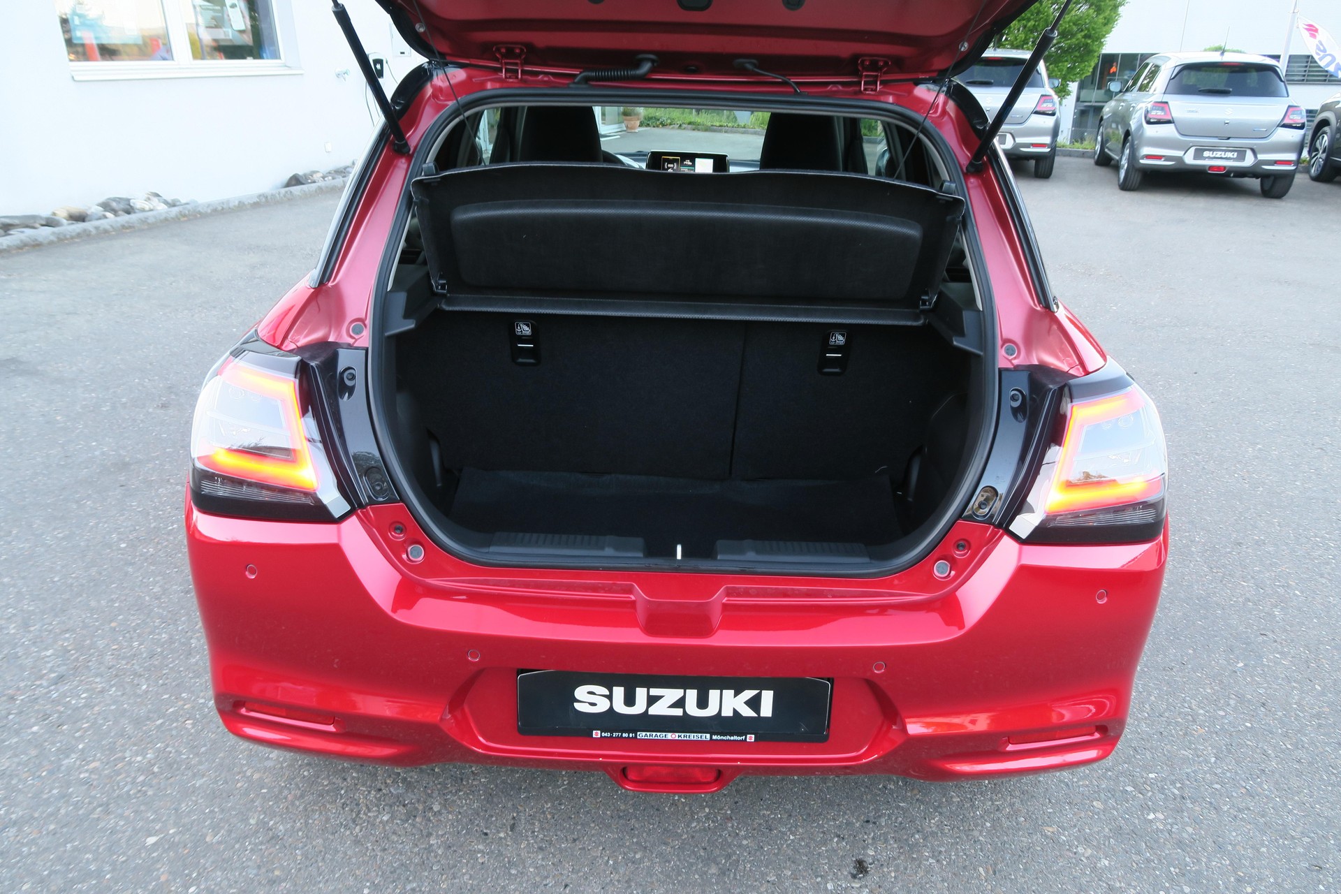 SUZUKI Swift 1.2 Sakura Top Hybrid-image-5