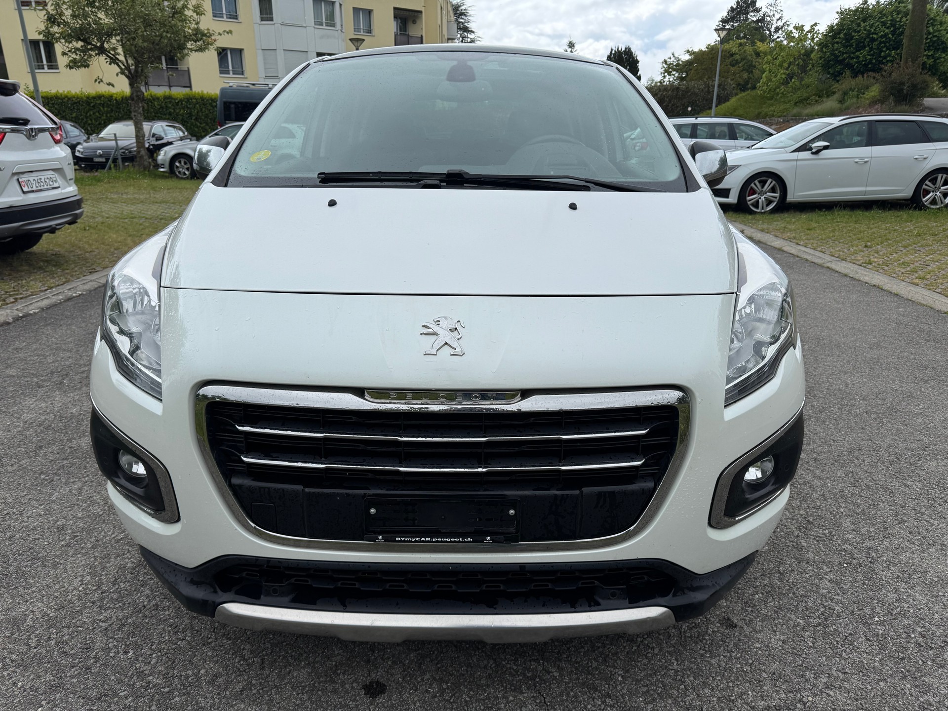 PEUGEOT 3008 1.6 Blue HDI Sensation Tiptronic-image-4