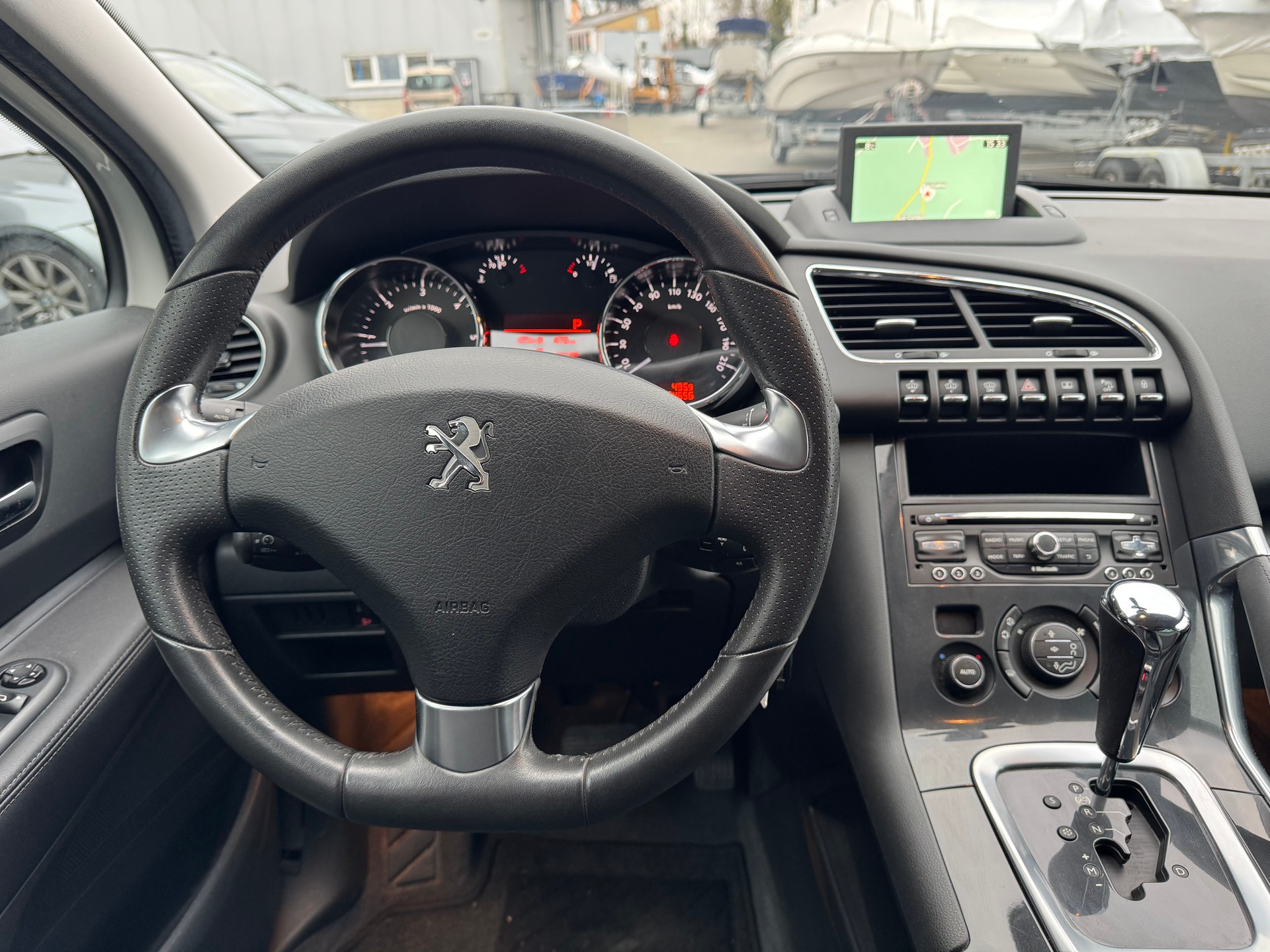 PEUGEOT 3008 1.6 Blue HDI Sensation Tiptronic-image-7