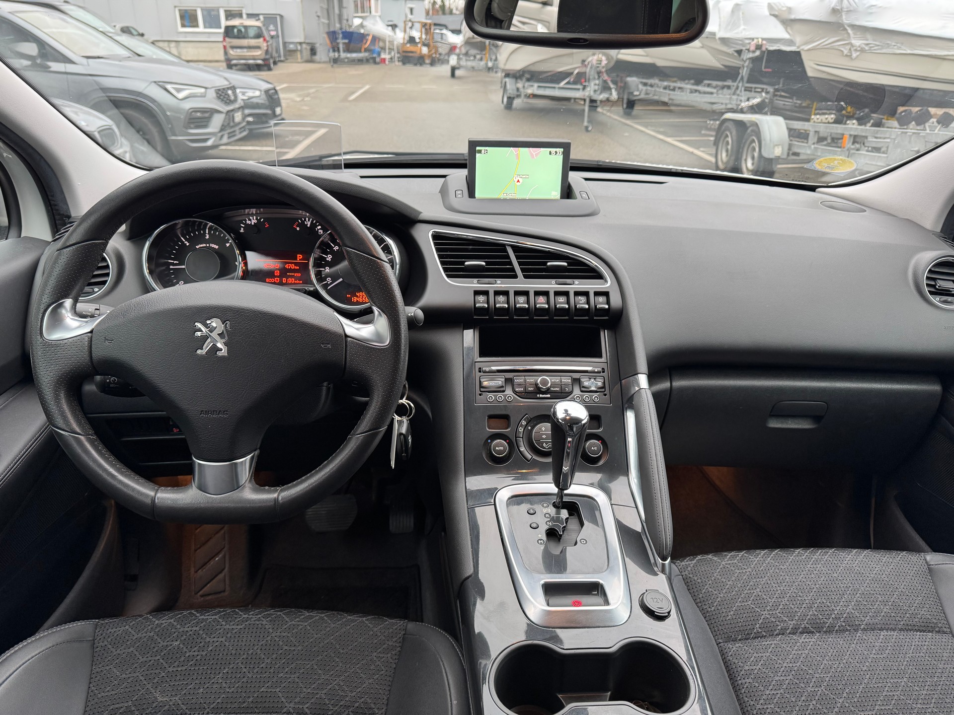 PEUGEOT 3008 1.6 Blue HDI Sensation Tiptronic-image-6