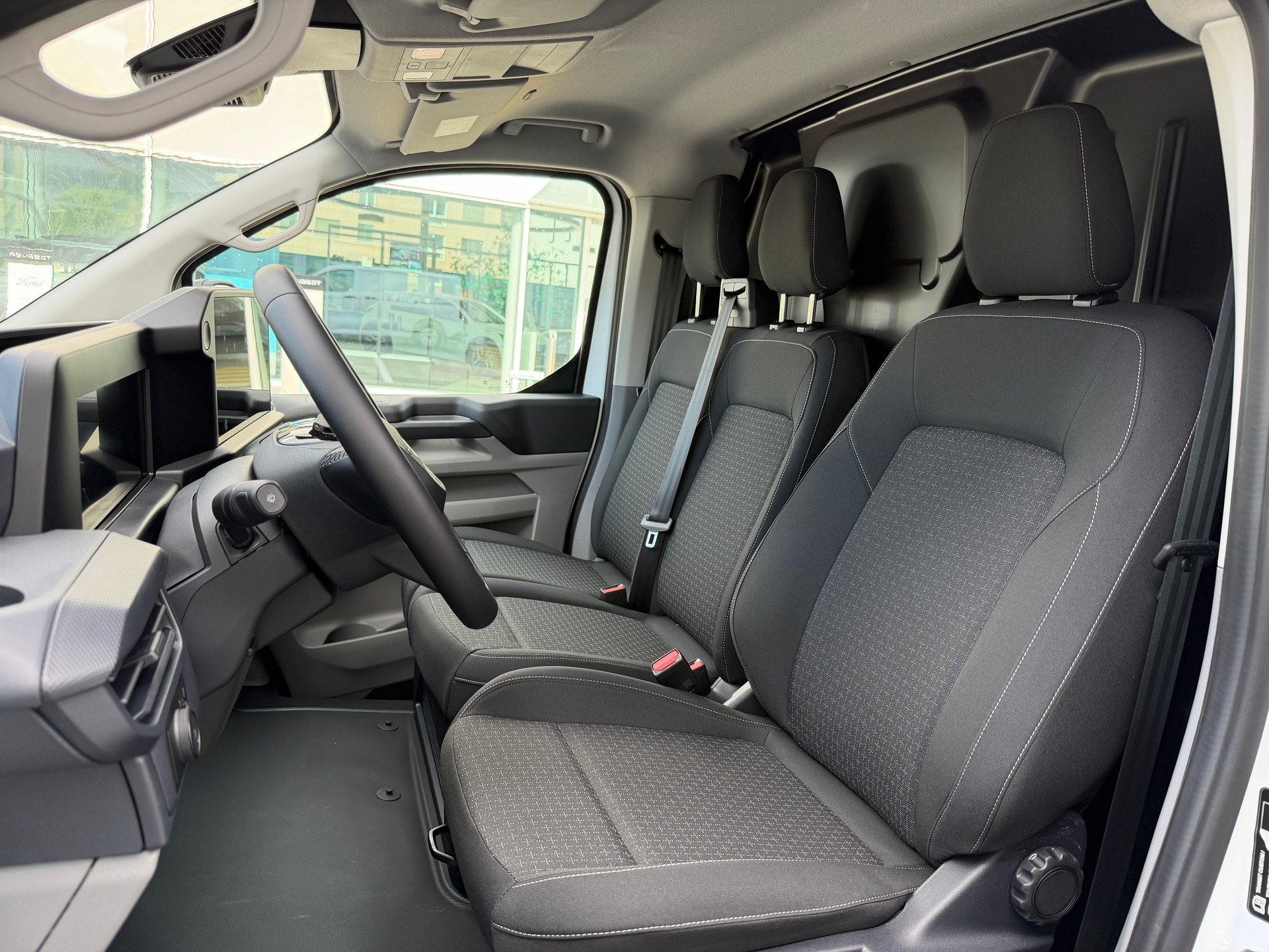 FORD Transit C Van 320 L1 2.0 EcoBlue 136 Trend-image-8