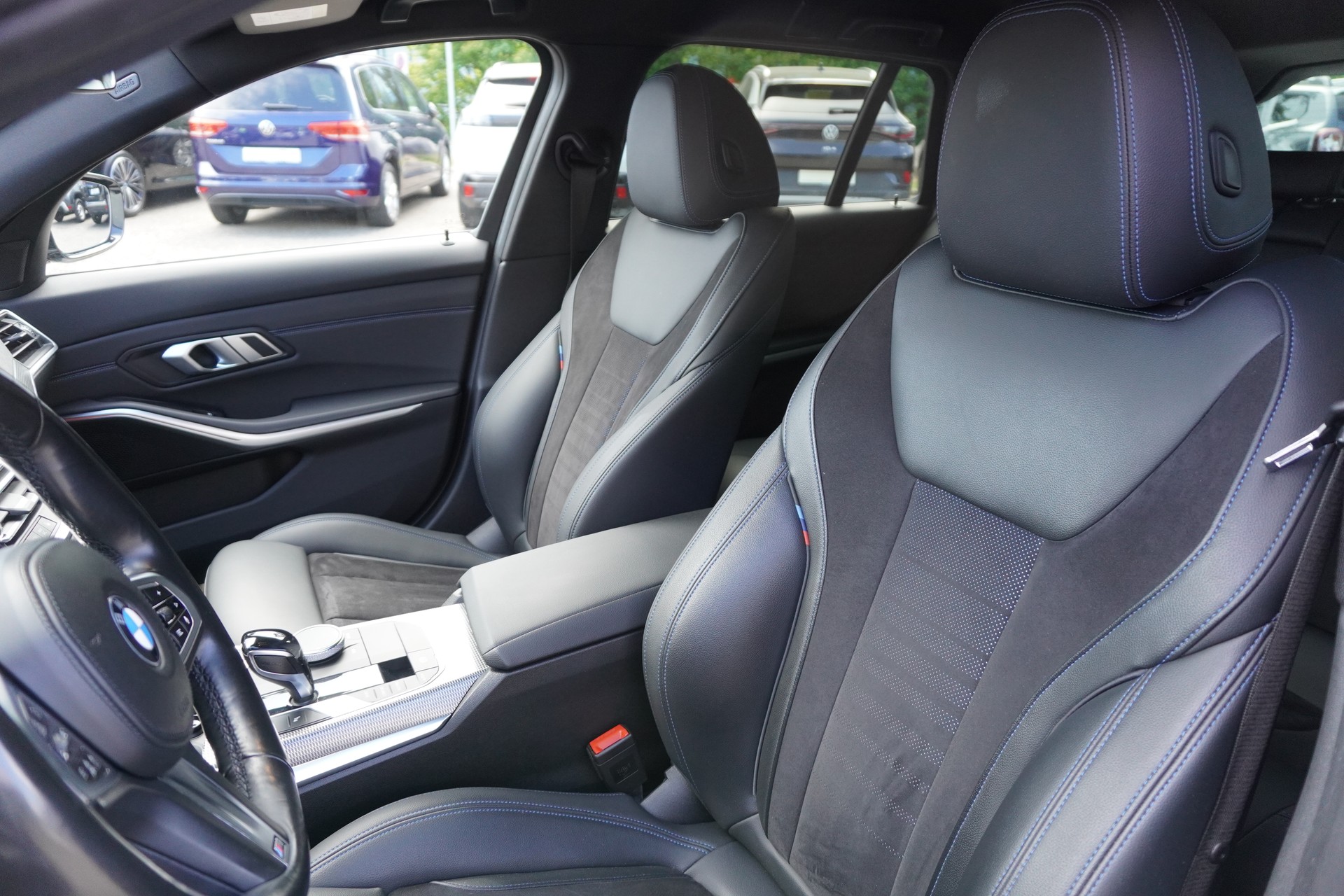 BMW 320d xDrive 48V Touring M Sport Steptronic-image-12