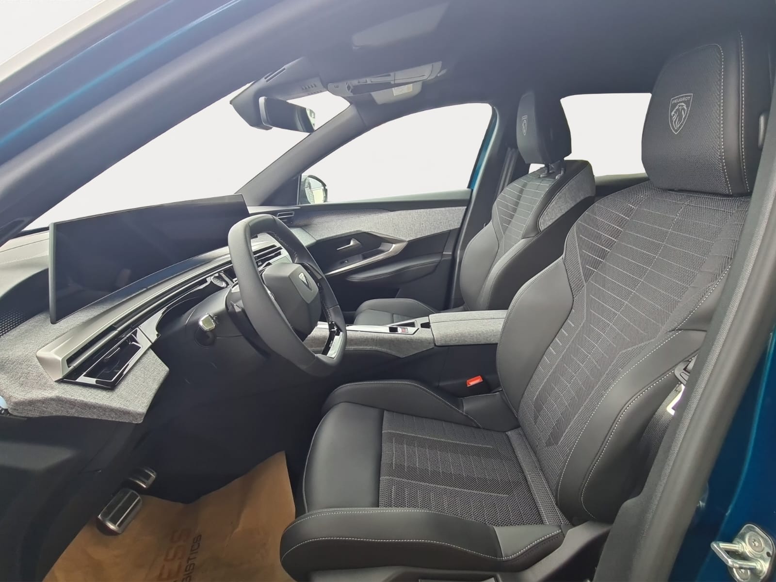 PEUGEOT 3008 145 e-DCS6 Hybrid GT-image-12