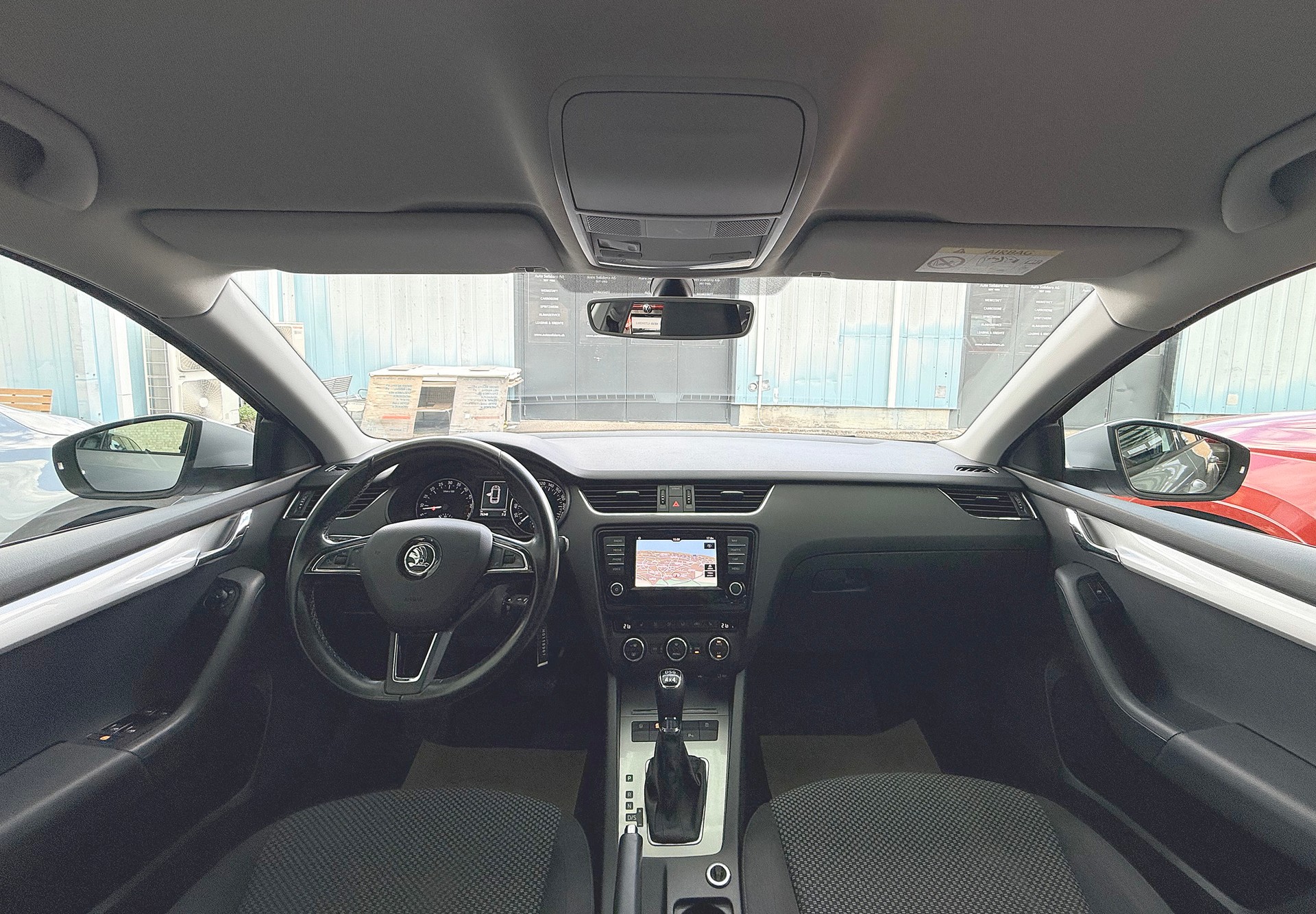 SKODA Octavia Combi 2.0 TDI Ambition 4x4 DSG AHK-image-4