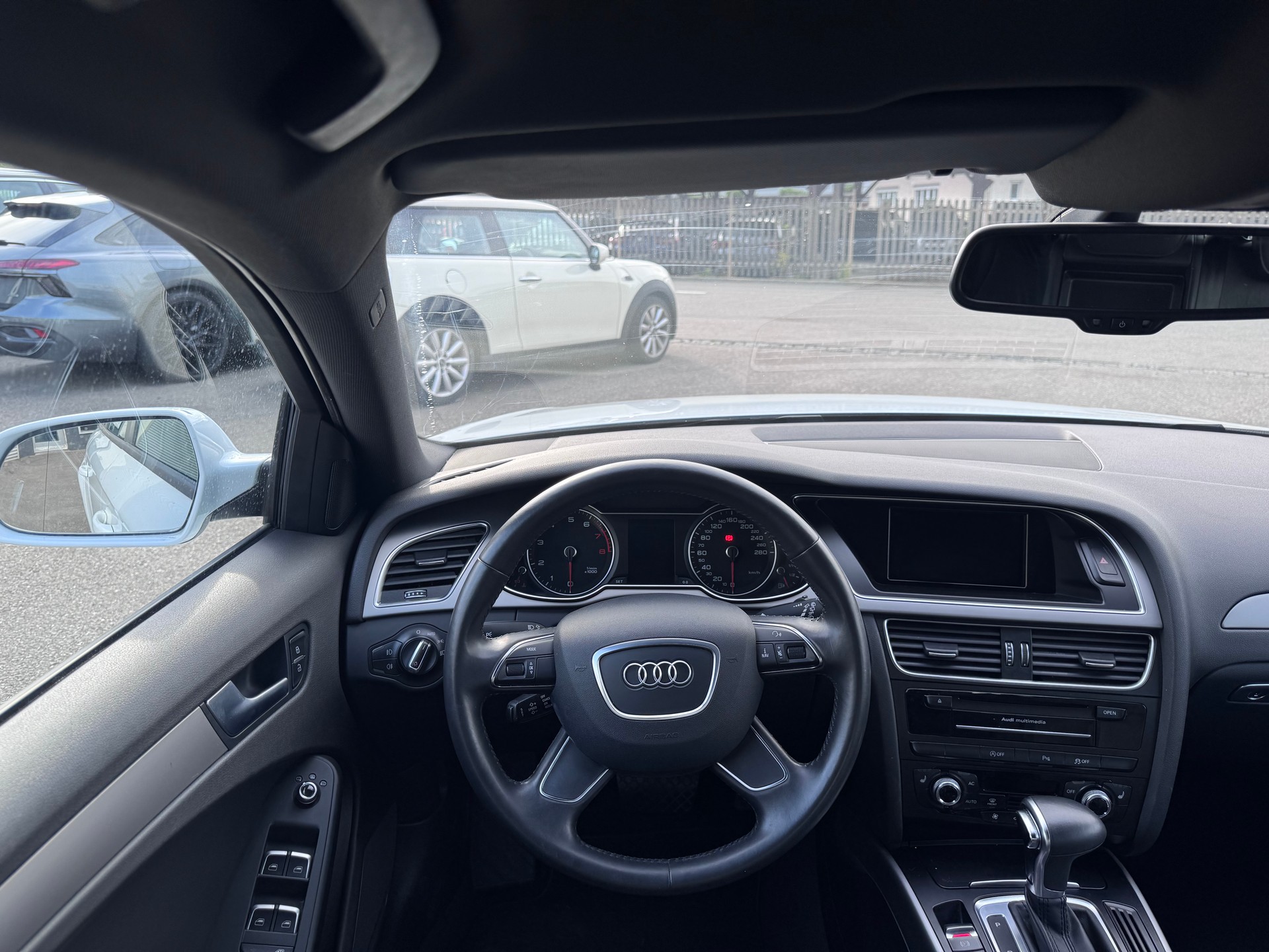 AUDI A4 Avant 1.8 TFSI multitronic-image-8