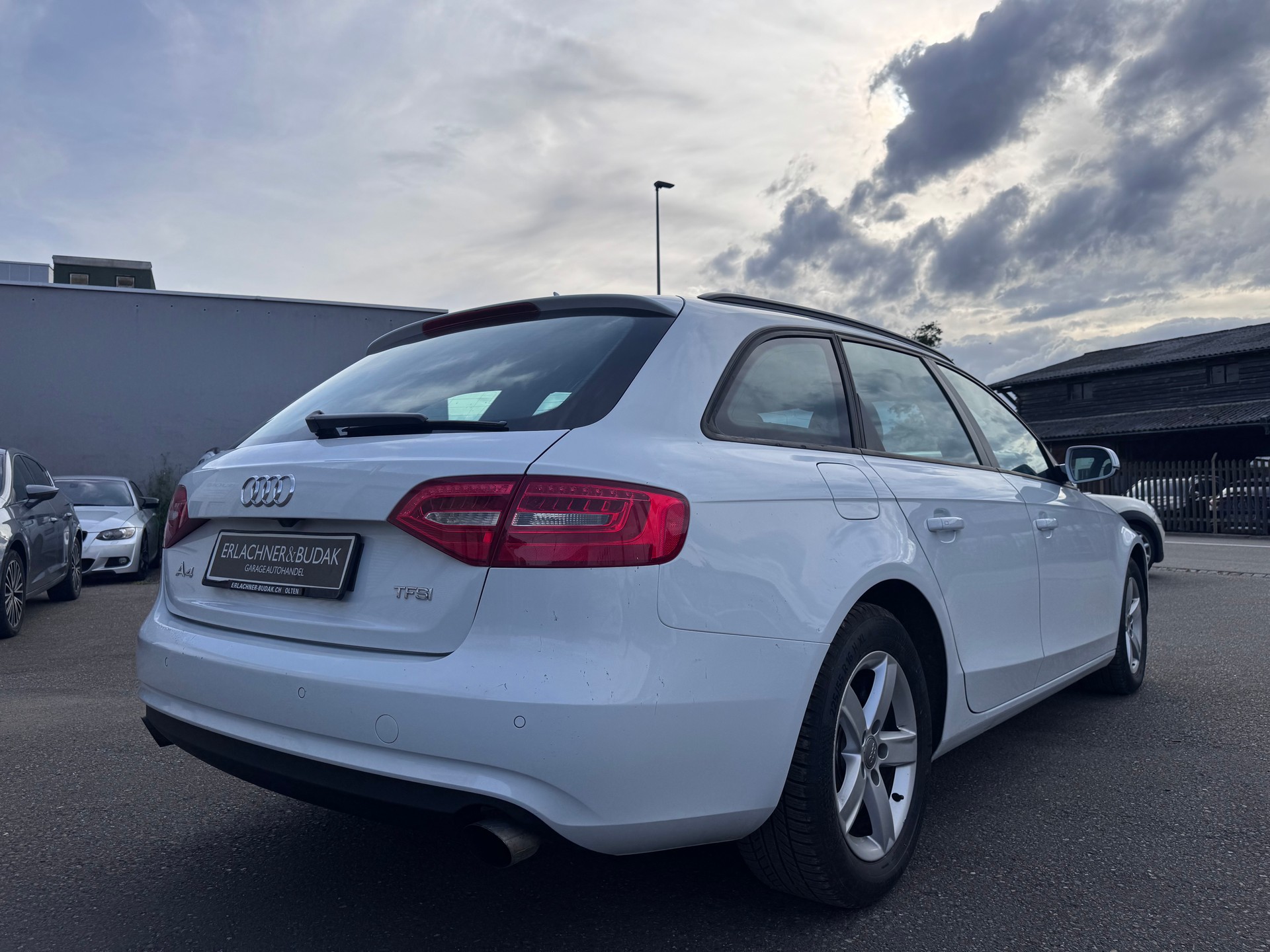 AUDI A4 Avant 1.8 TFSI multitronic-image-5