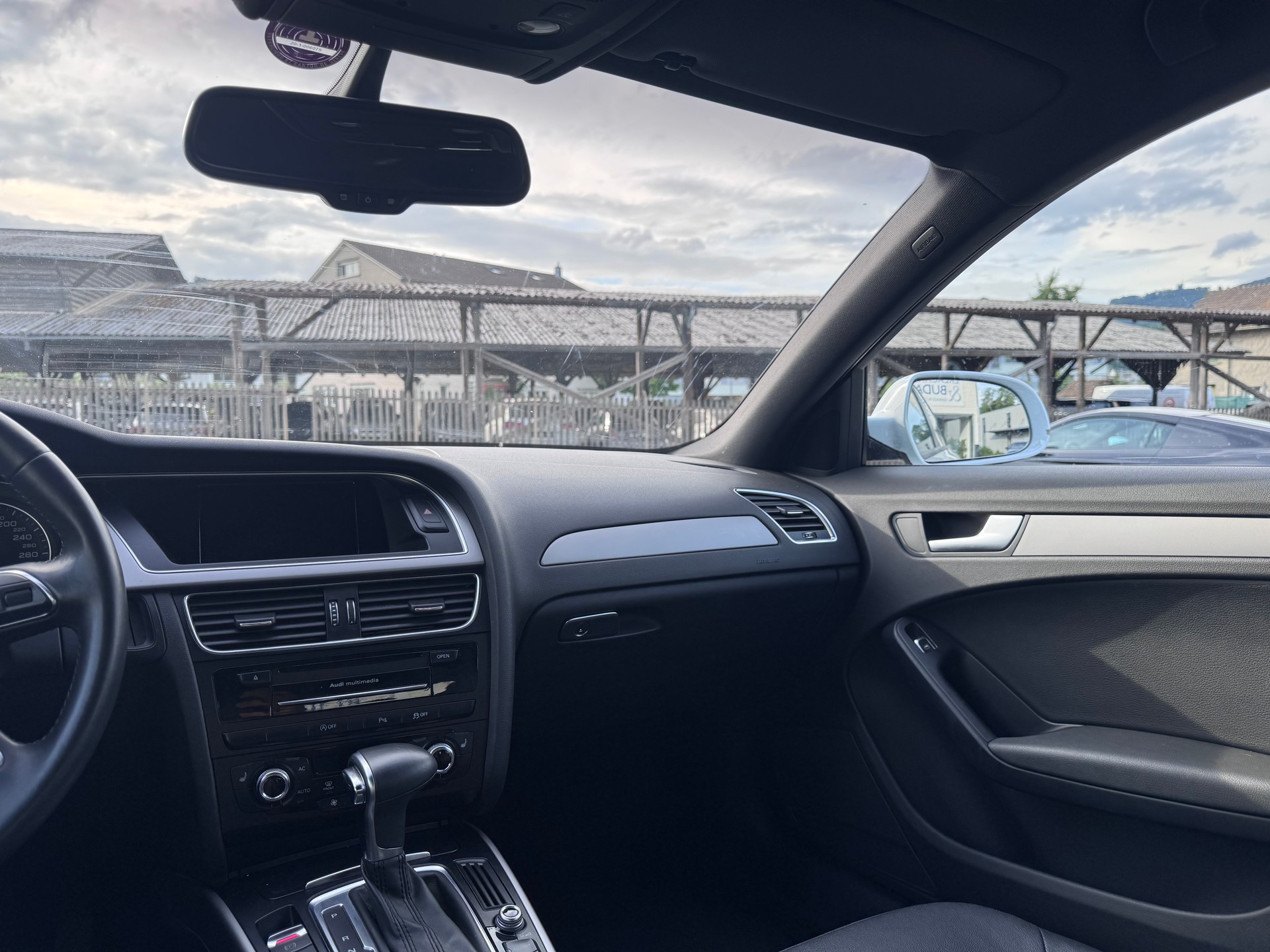 AUDI A4 Avant 1.8 TFSI multitronic-image-10