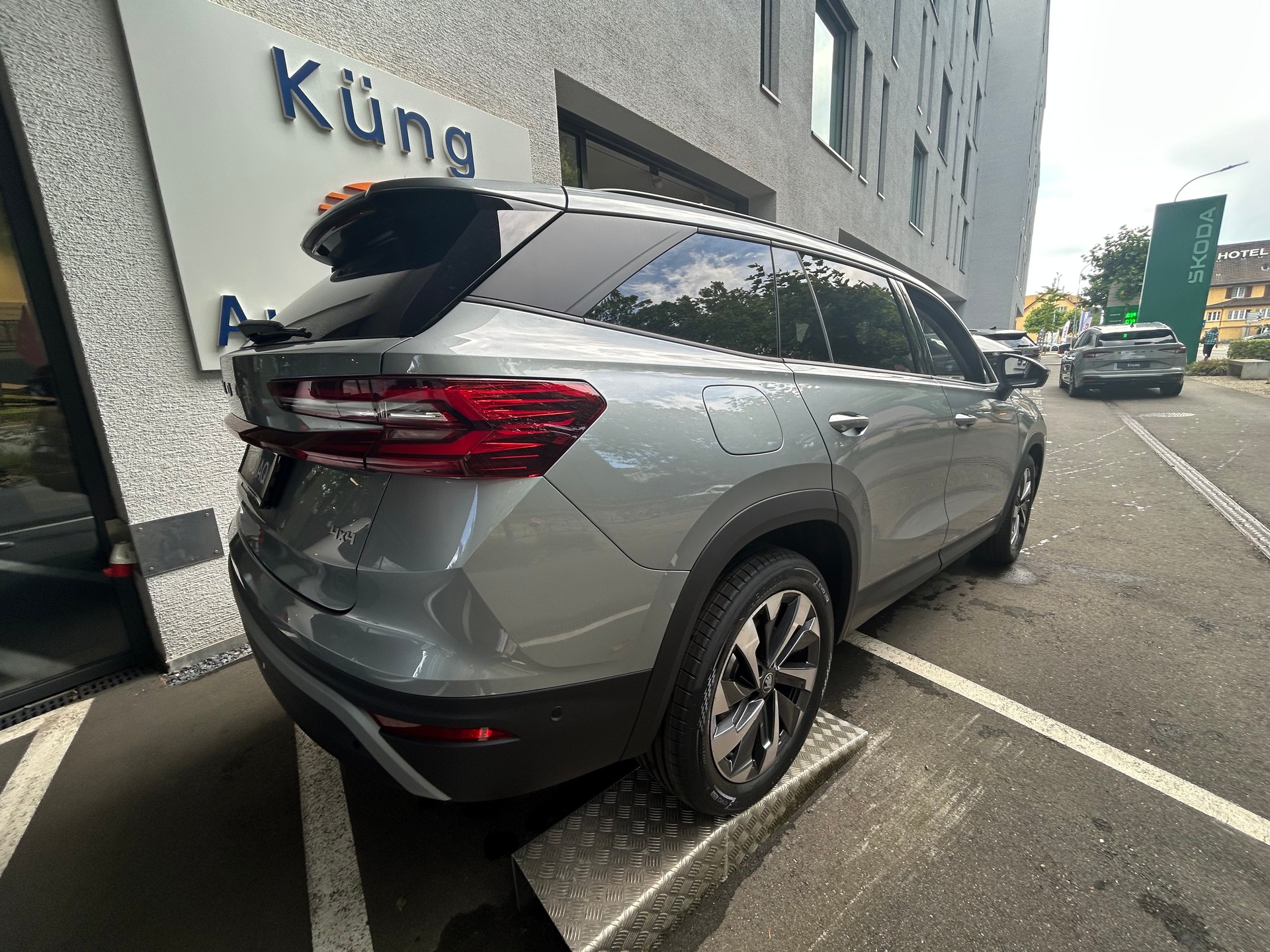SKODA Kodiaq 2.0 TSI Dynamic 4x4-showroom-element-2