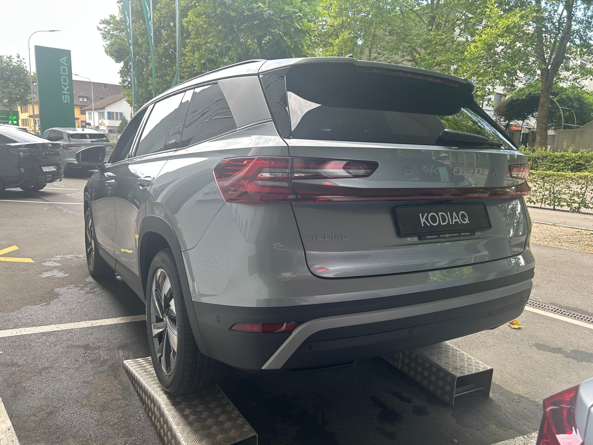 SKODA Kodiaq 2.0 TSI Dynamic 4x4-showroom-element-3