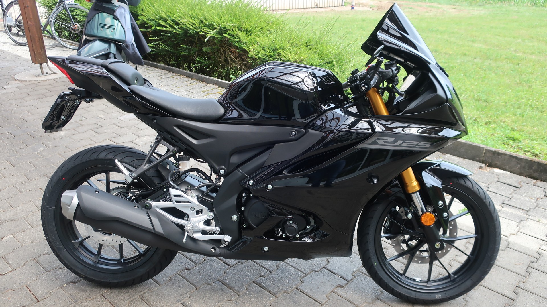 YAMAHA YZF-R 125 ABS