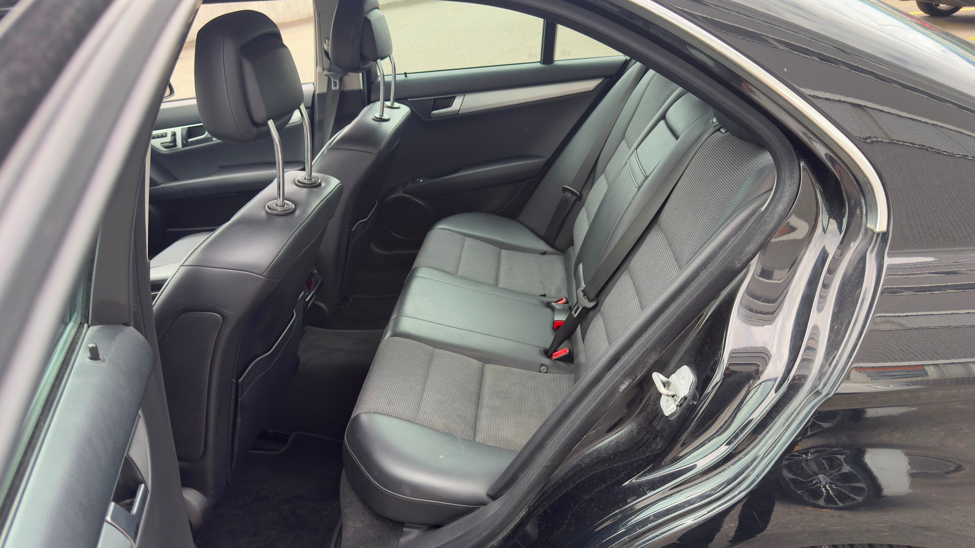 MERCEDES-BENZ C 300 CDI BlueEfficiency Elégance 4Matic 7G-Tronic-image-11