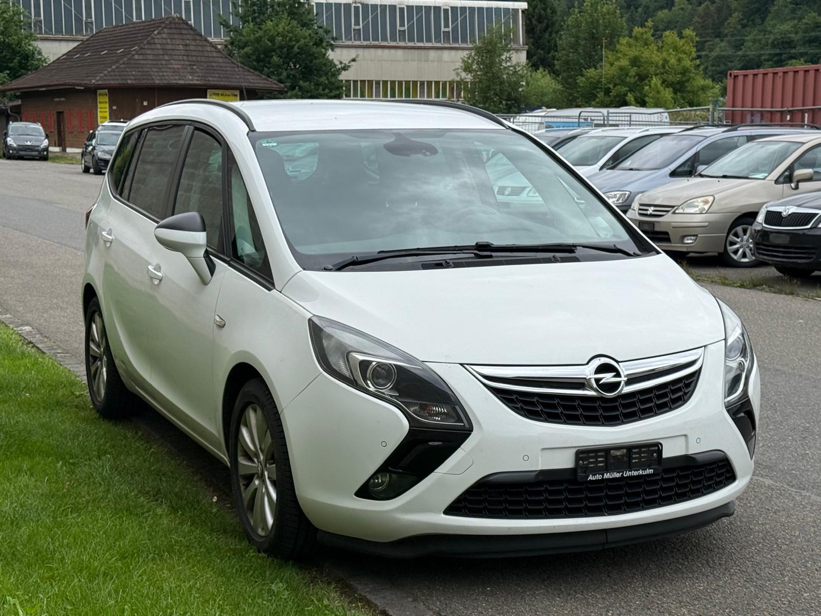 OPEL Zafira Tourer 1.4i 16V Cosmo-image-6