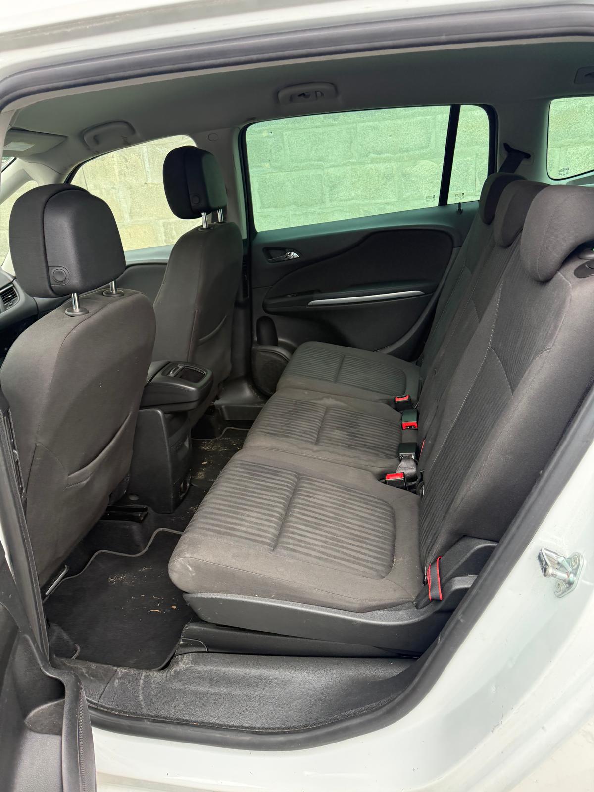 OPEL Zafira Tourer 1.4i 16V Cosmo-image-9