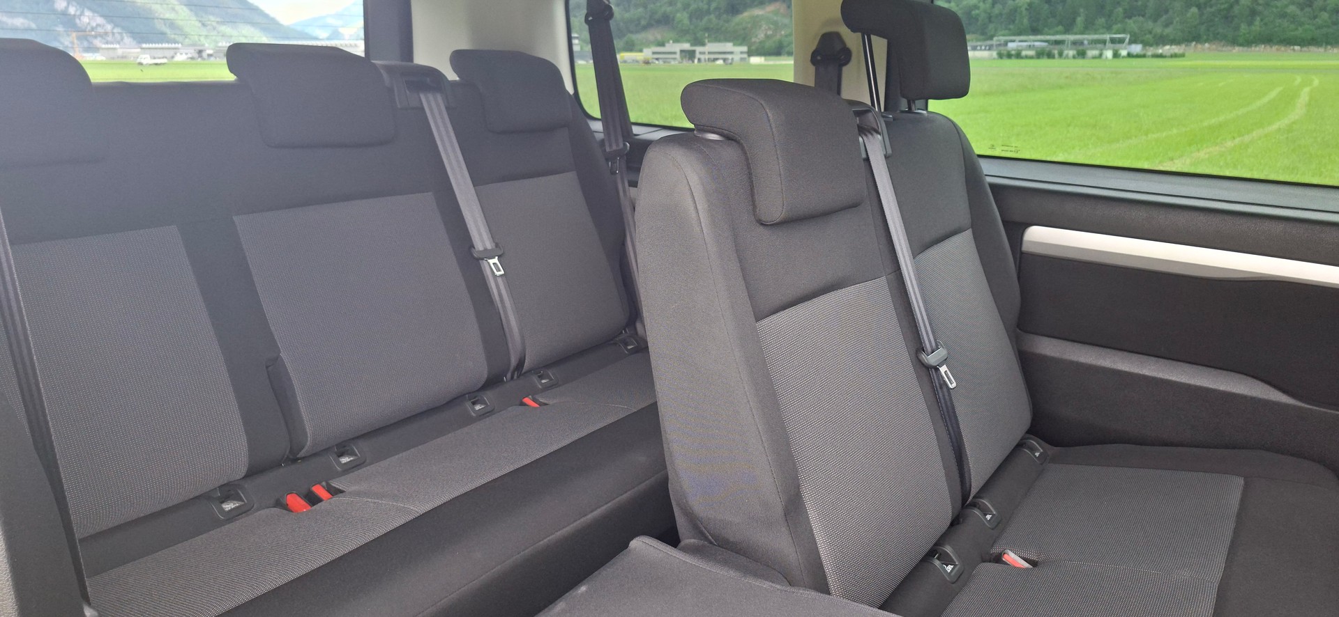 PEUGEOT Traveller 1.5 BlueHDi Business Standard-image-7