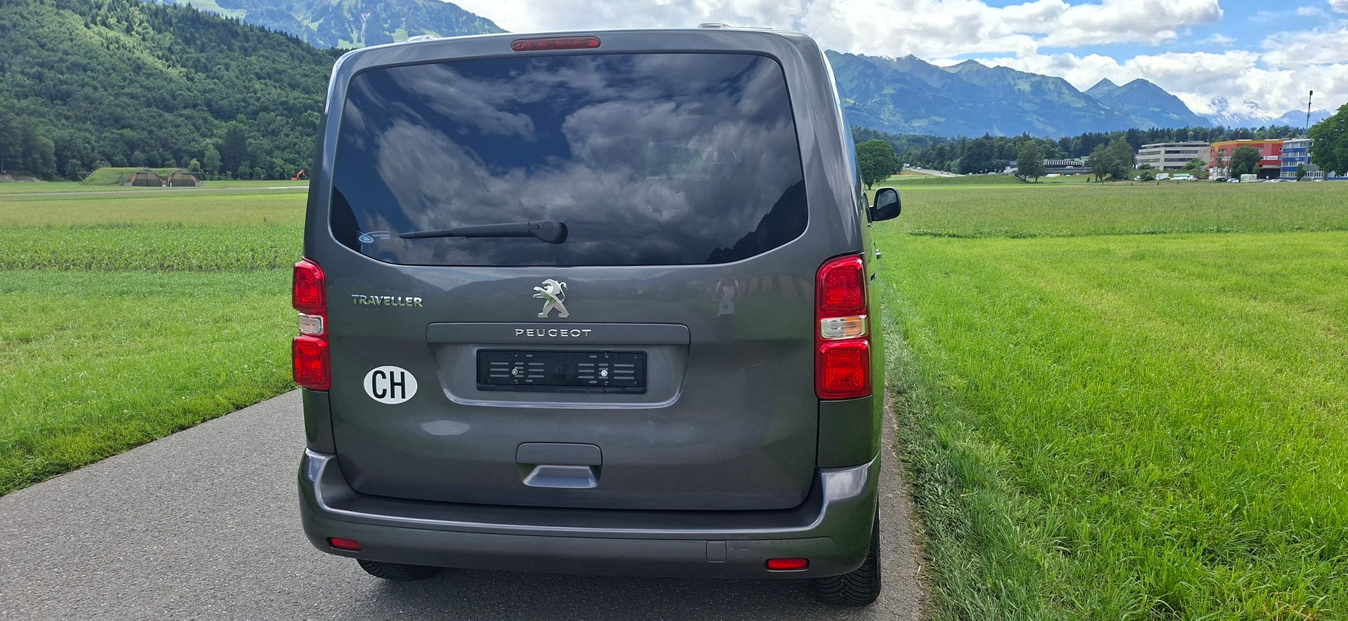 PEUGEOT Traveller 1.5 BlueHDi Business Standard-image-5