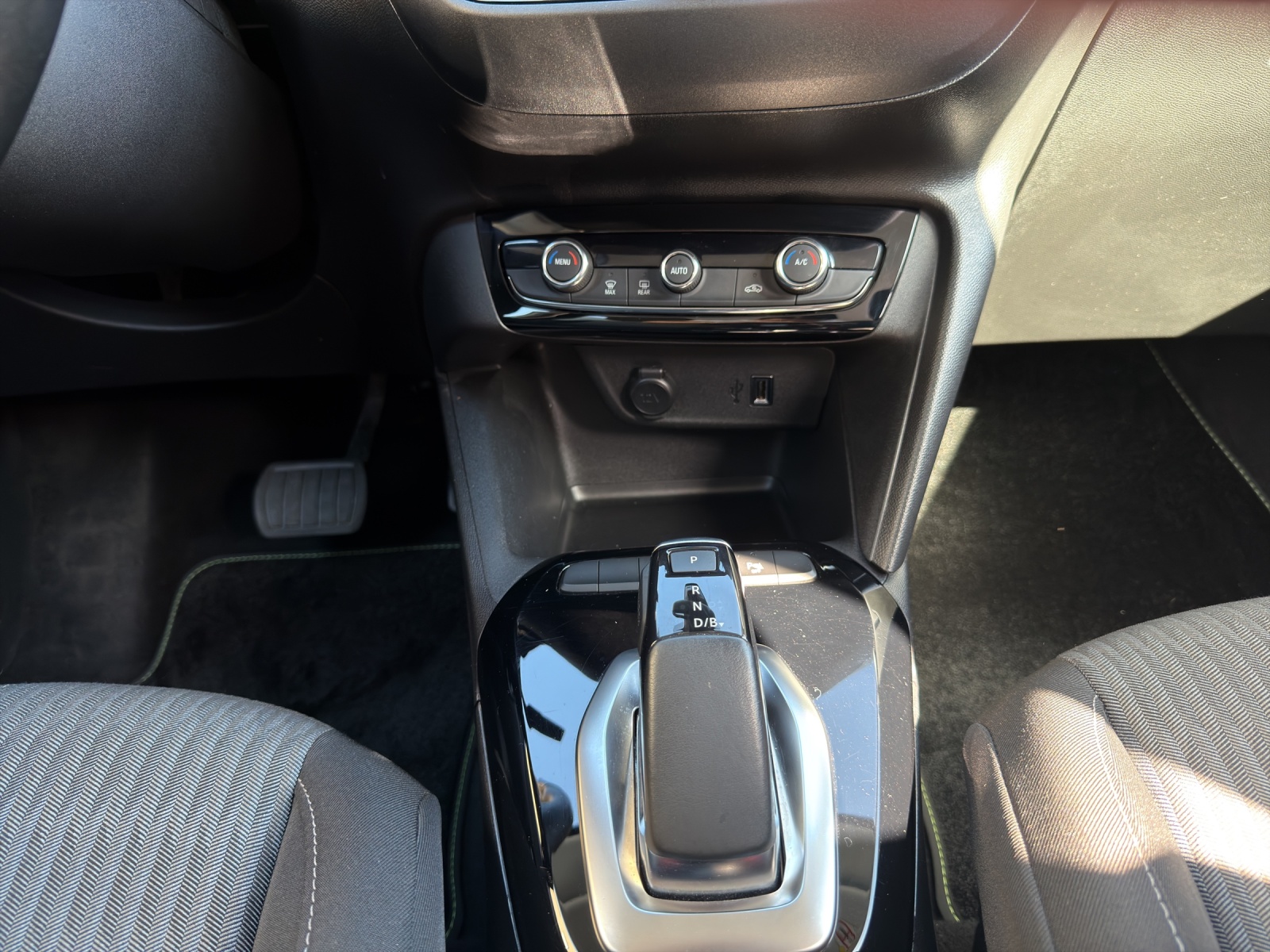 OPEL Corsa-e Edition-image-17