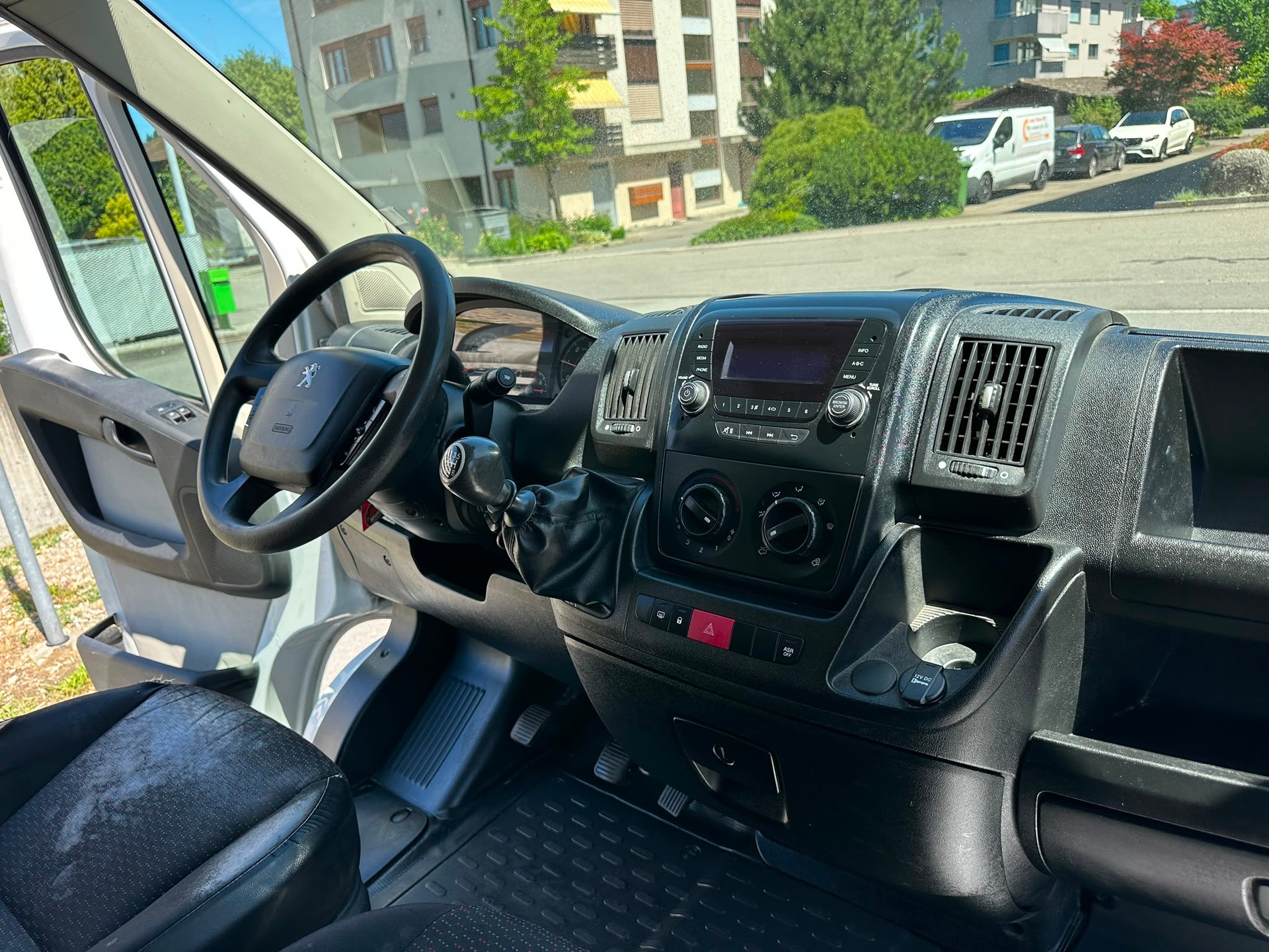 PEUGEOT BOXER-image-9