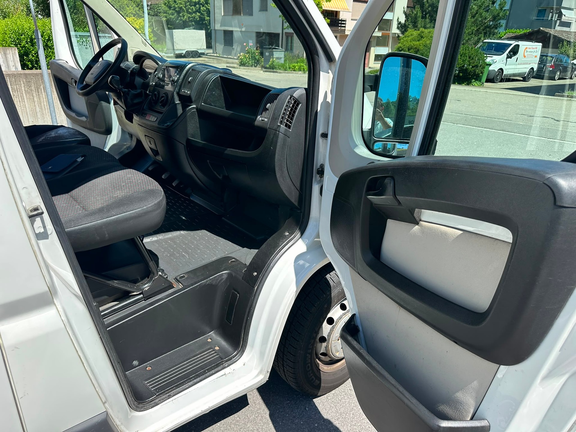 PEUGEOT BOXER-image-10