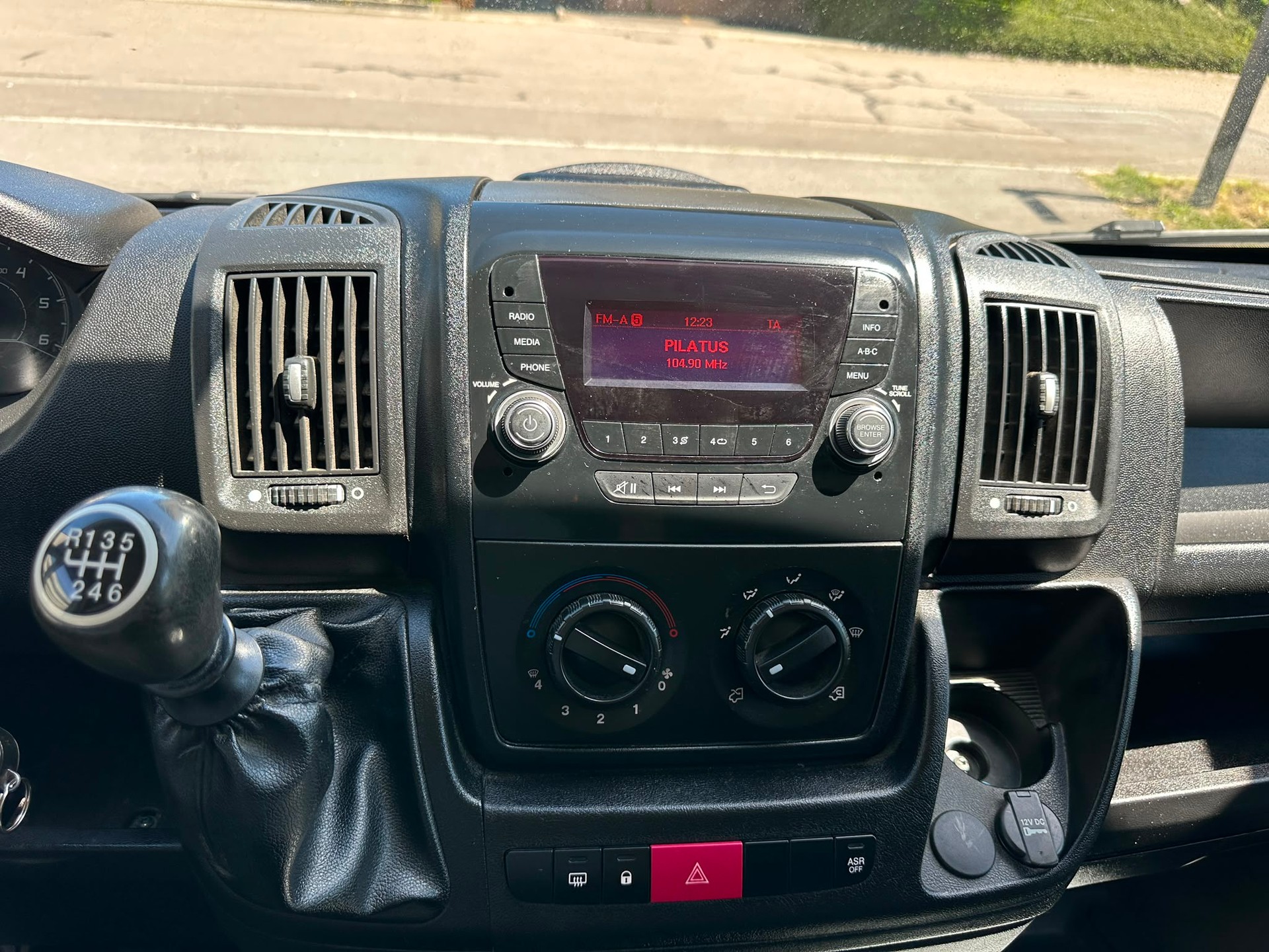 PEUGEOT BOXER-image-7